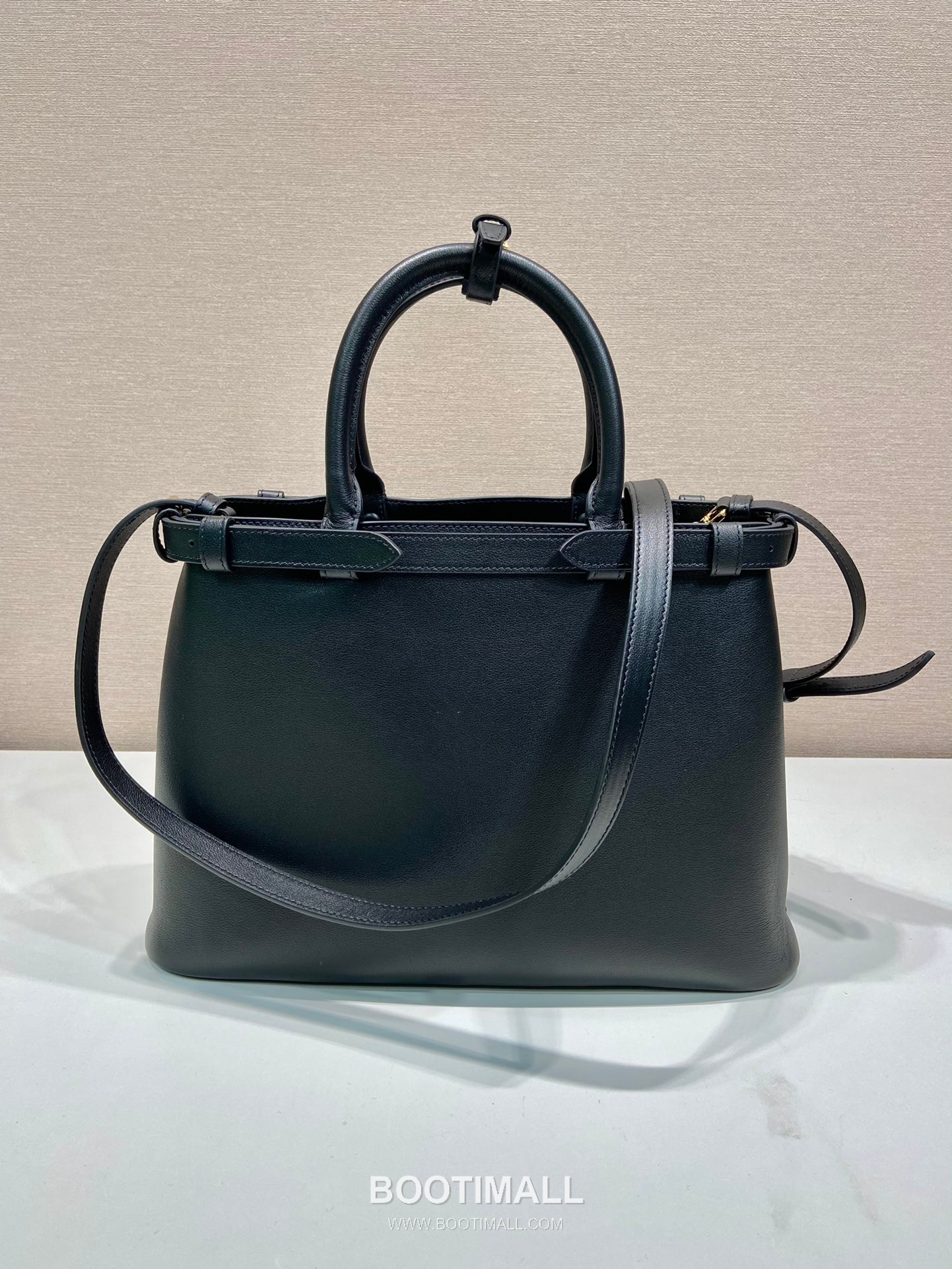 Prada Calfskin Leather Tote Bag with Triple Compartment and Adjustable Strap 프라다 카프스킨 가죽 트리플 컴파트먼트 스트랩 토트백 1BA417 35cm 4