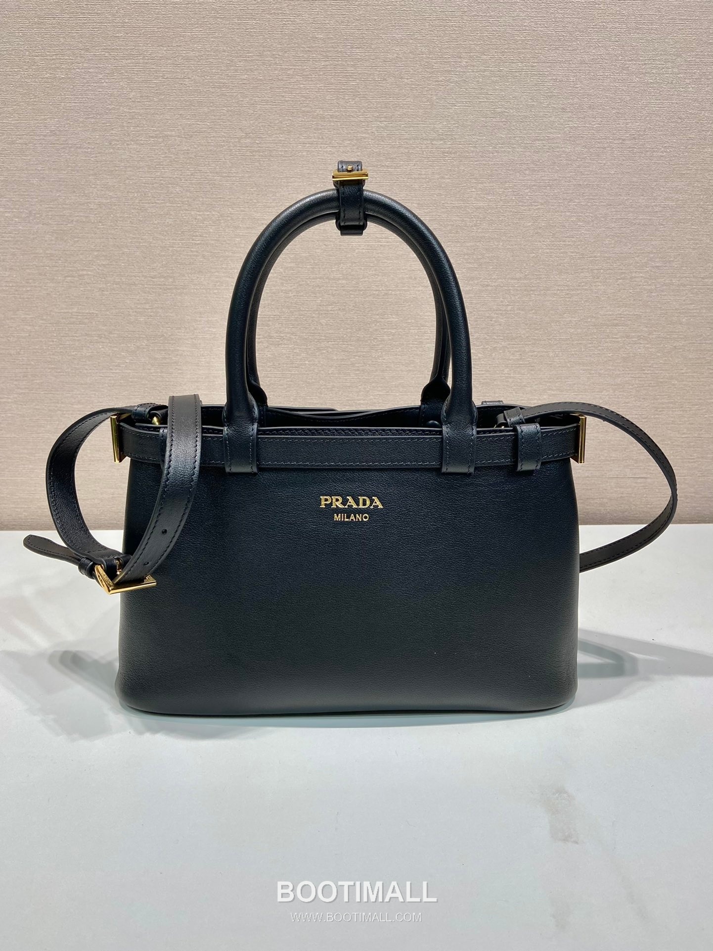 Prada Calfskin Leather Tote Bag with Triple Compartment and Adjustable Strap 프라다 카프스킨 가죽 트리플 컴파트먼트 스트랩 토트백 1BA418 28cm 1