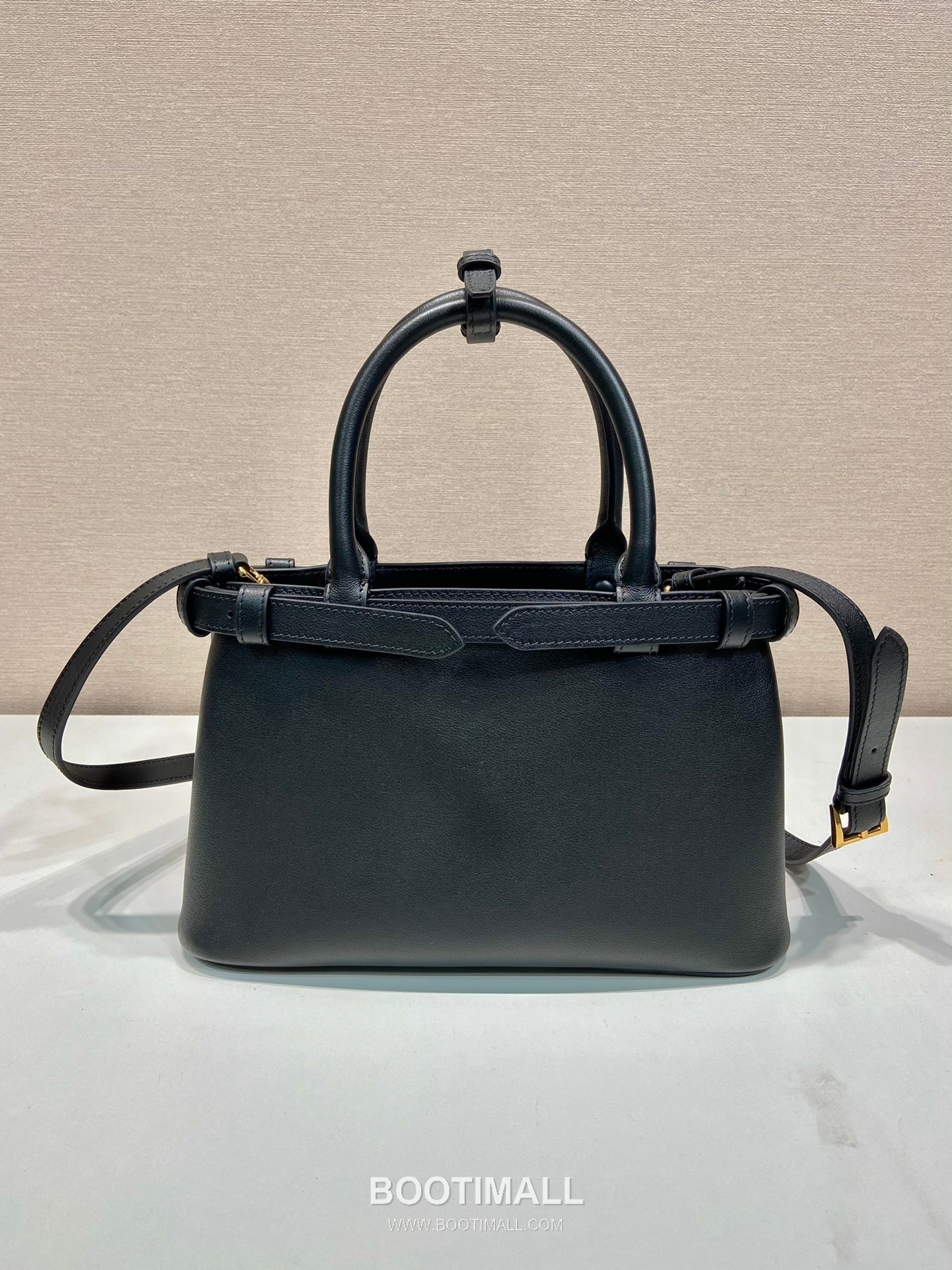 Prada Calfskin Leather Tote Bag with Triple Compartment and Adjustable Strap 프라다 카프스킨 가죽 트리플 컴파트먼트 스트랩 토트백 1BA418 28cm 4