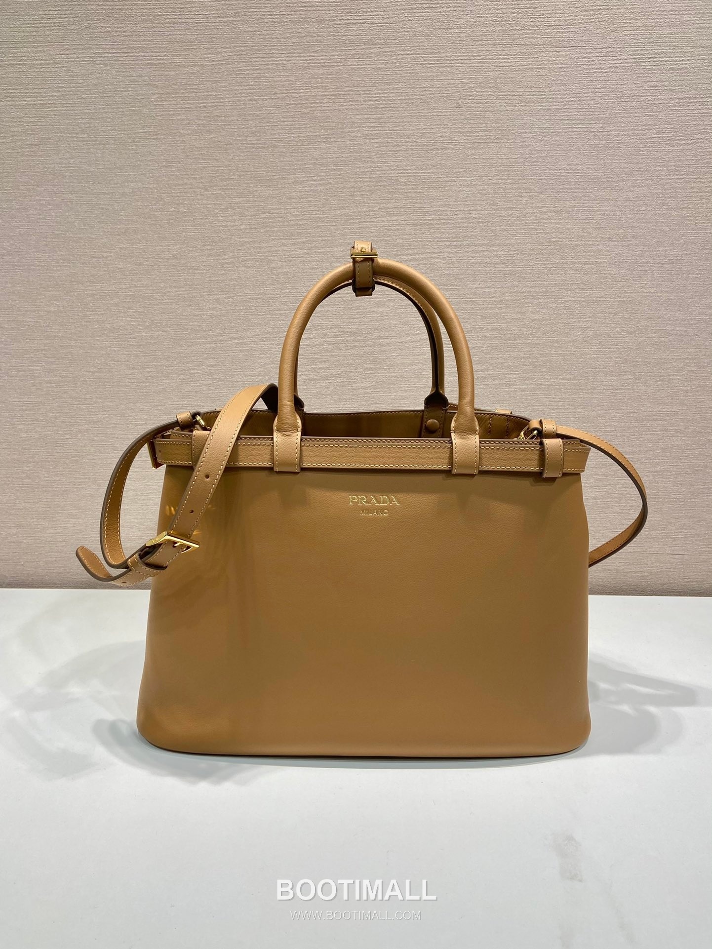 Prada Calfskin Leather Tote Bag with Triple Compartment and Adjustable Strap 프라다 카프스킨 가죽 트리플 컴파트먼트 스트랩 토트백 1BA417 35cm 1