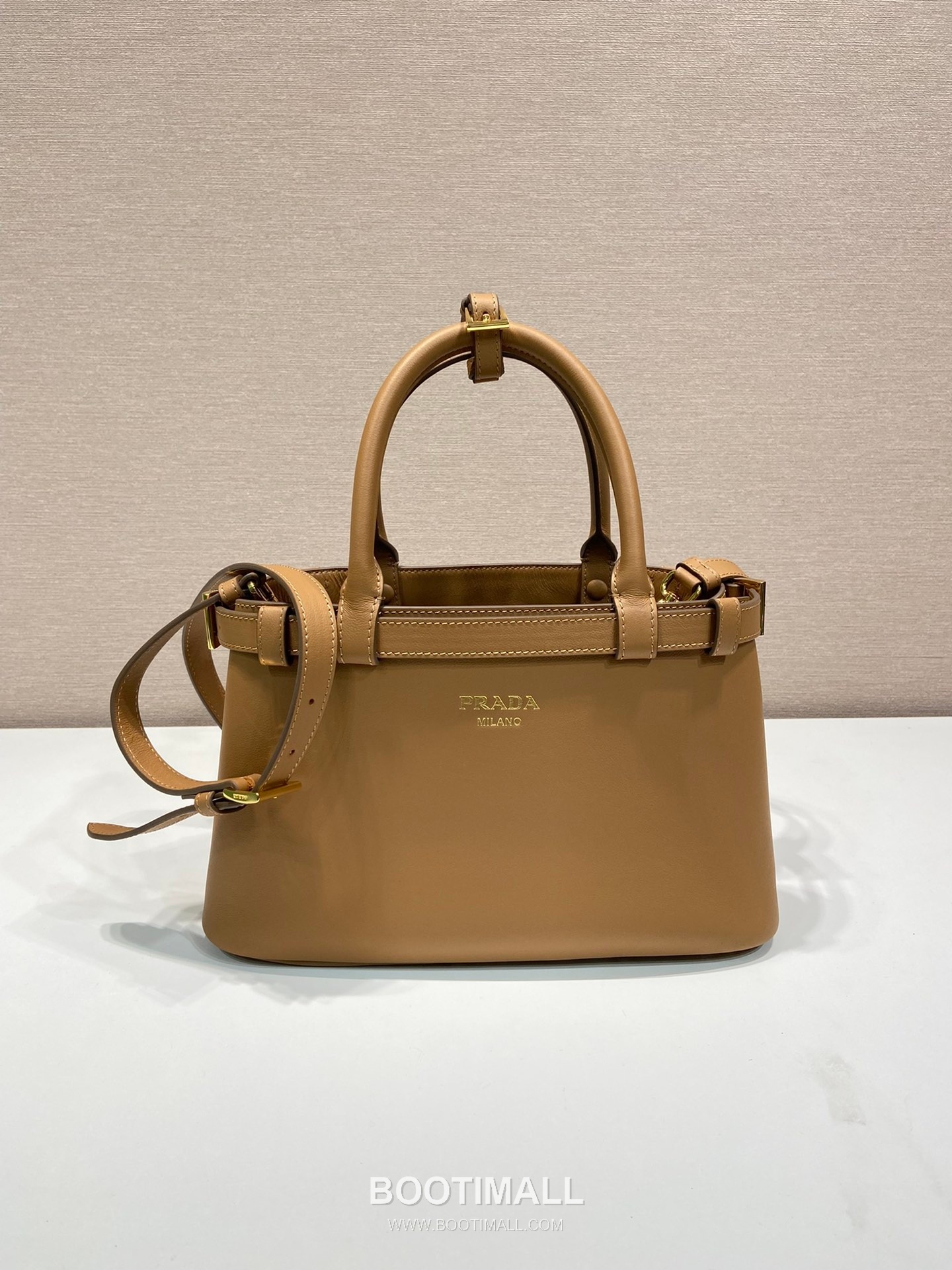 Prada Calfskin Leather Tote Bag with Triple Compartment and Adjustable Strap 프라다 카프스킨 가죽 트리플 컴파트먼트 스트랩 토트백 1BA418 28cm 1