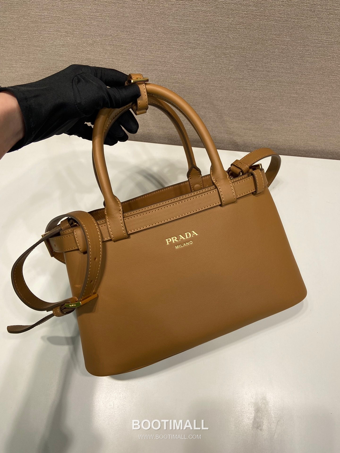 Prada Calfskin Leather Tote Bag with Triple Compartment and Adjustable Strap 프라다 카프스킨 가죽 트리플 컴파트먼트 스트랩 토트백 1BA418 28cm 2