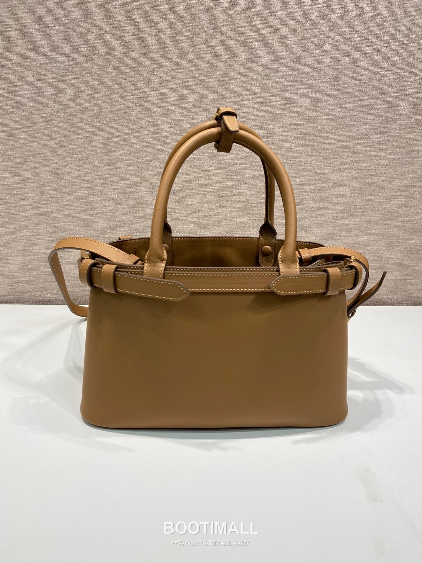 Prada Calfskin Leather Tote Bag with Triple Compartment and Adjustable Strap 프라다 카프스킨 가죽 트리플 컴파트먼트 스트랩 토트백 1BA418 28cm 4