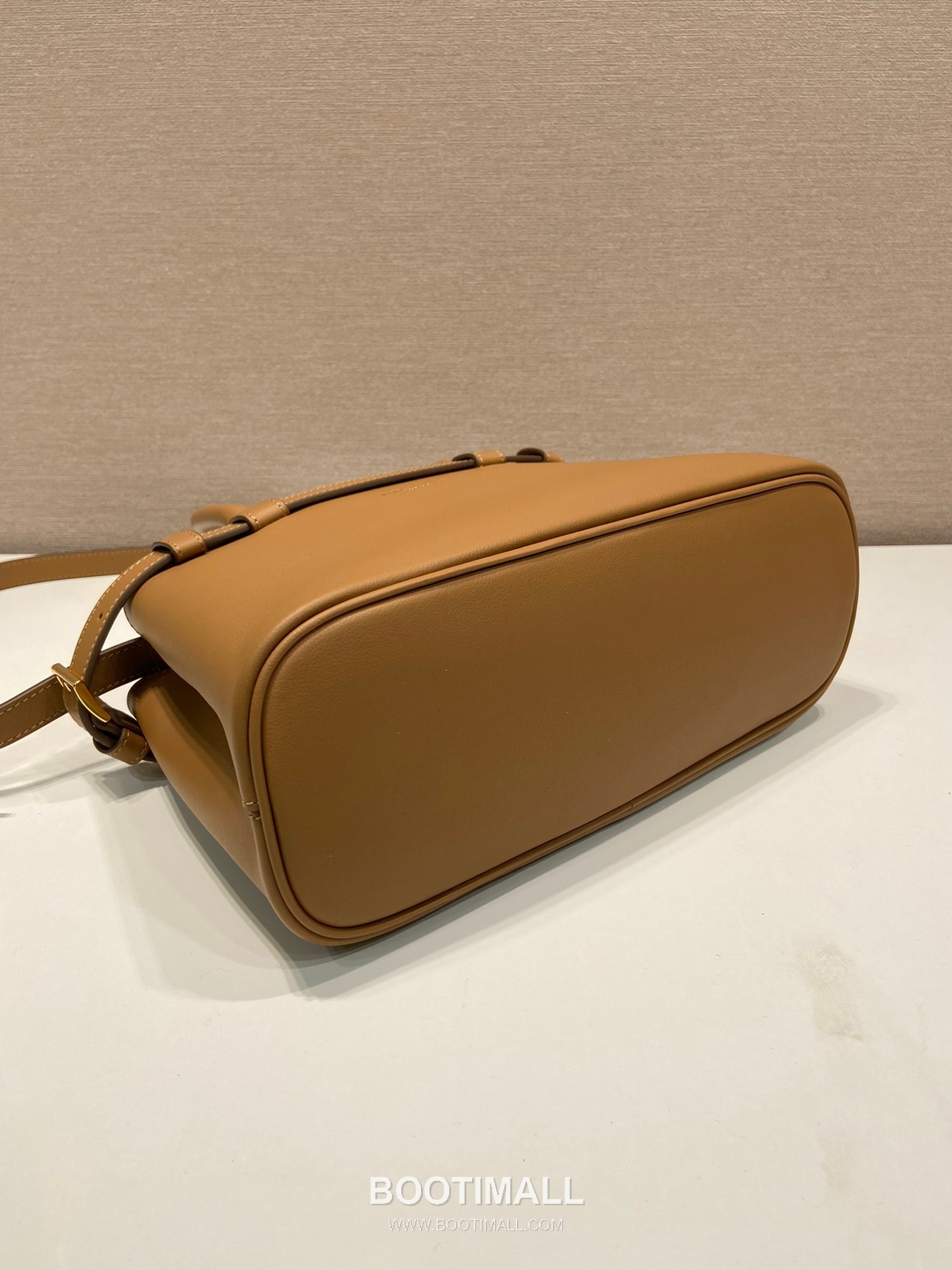 Prada Calfskin Leather Tote Bag with Triple Compartment and Adjustable Strap 프라다 카프스킨 가죽 트리플 컴파트먼트 스트랩 토트백 1BA418 28cm 6