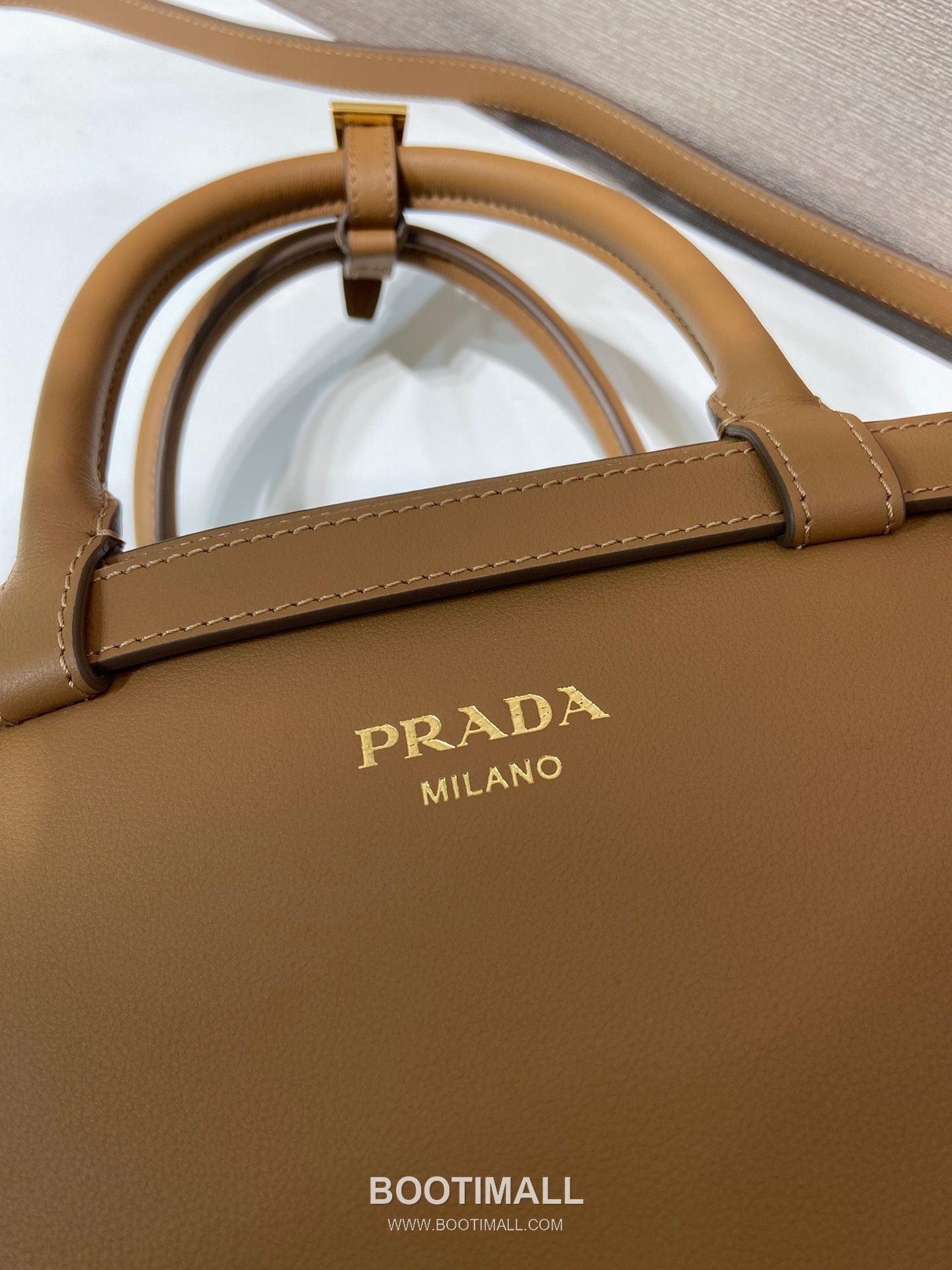 Prada Calfskin Leather Tote Bag with Triple Compartment and Adjustable Strap 프라다 카프스킨 가죽 트리플 컴파트먼트 스트랩 토트백 1BA418 28cm 7