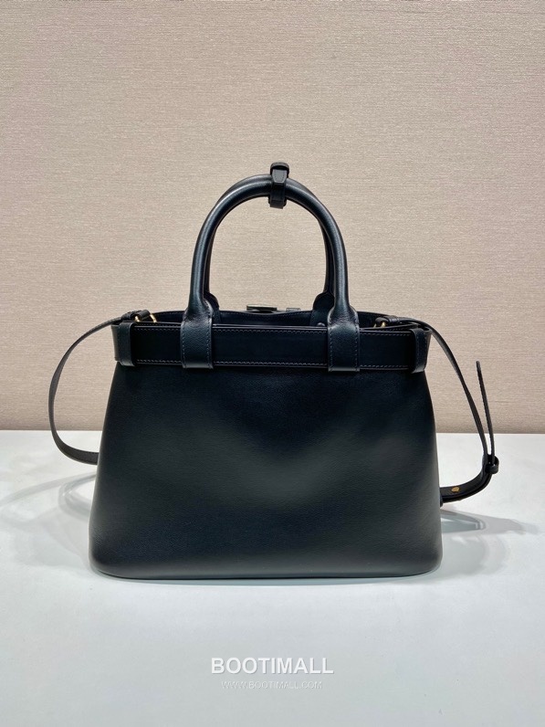 Prada Calfskin Leather Tote Bag with Drawstring Detail and Adjustable Strap 프라다 카프스킨 가죽 드로스트링 스트랩 토트백 1BA434 32cm 4