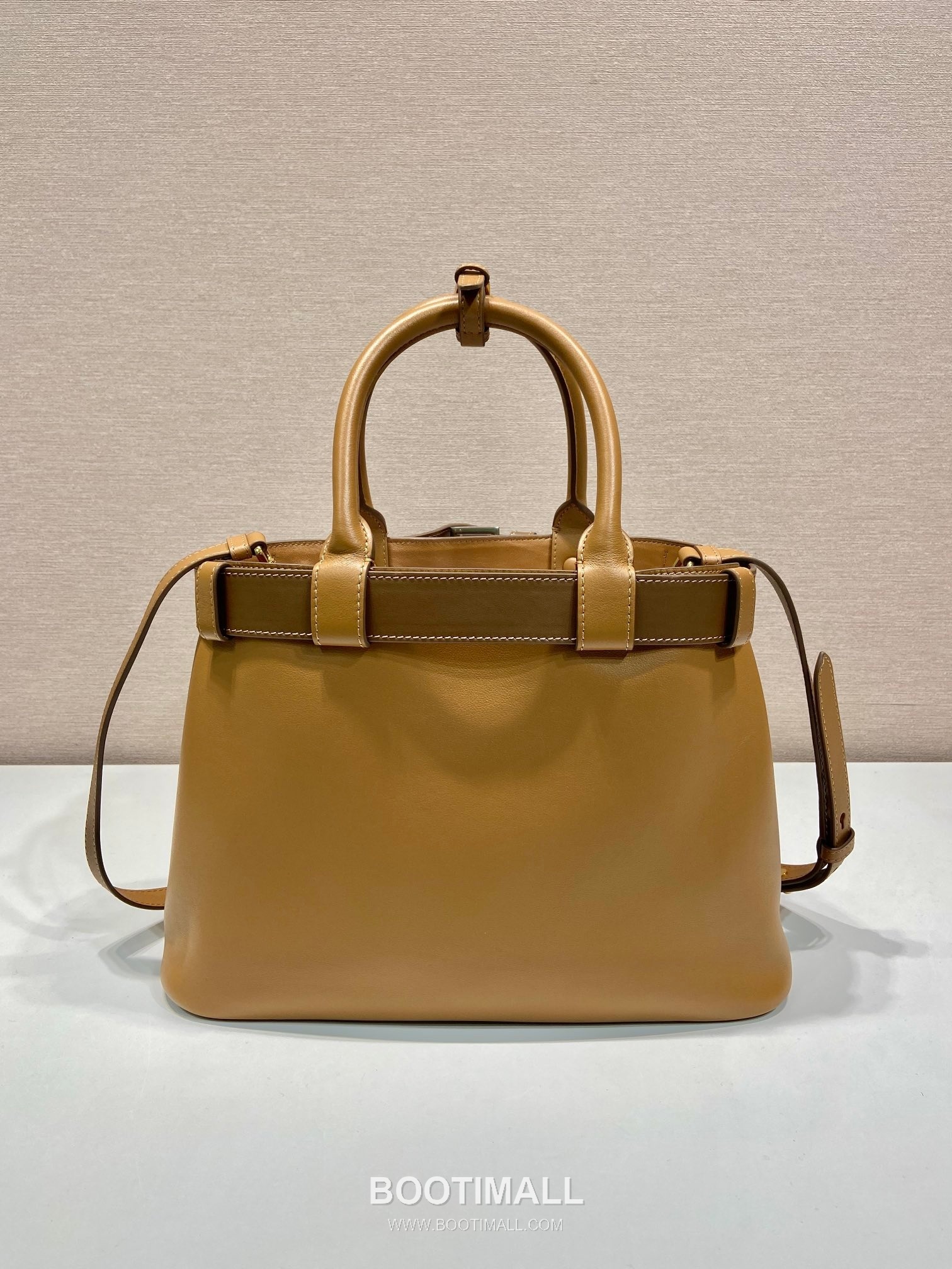 Prada Calfskin Leather Tote Bag with Drawstring Detail and Adjustable Strap 프라다 카프스킨 가죽 드로스트링 스트랩 토트백 1BA434 32cm 4
