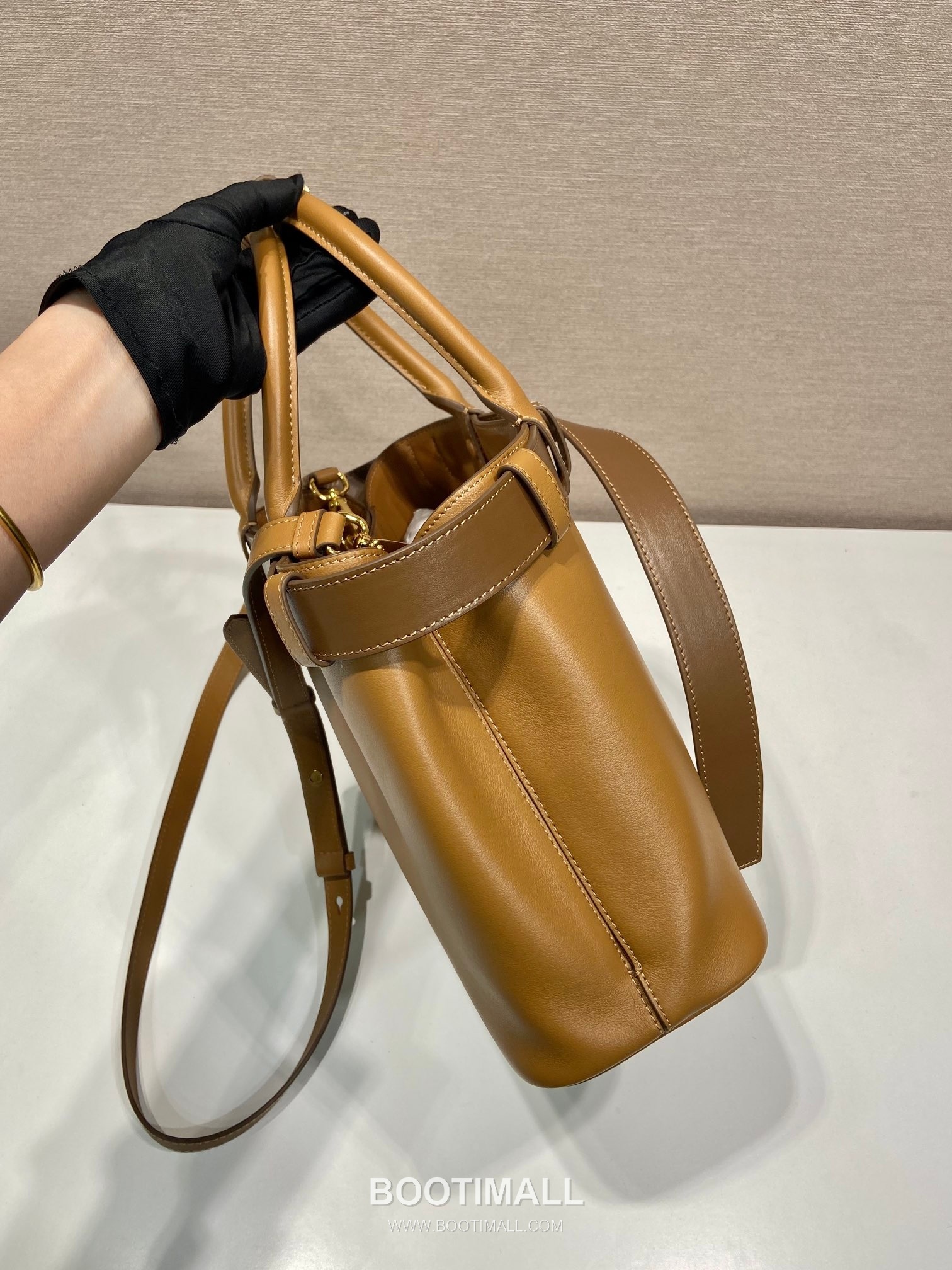 Prada Calfskin Leather Tote Bag with Drawstring Detail and Adjustable Strap 프라다 카프스킨 가죽 드로스트링 스트랩 토트백 1BA434 32cm 5