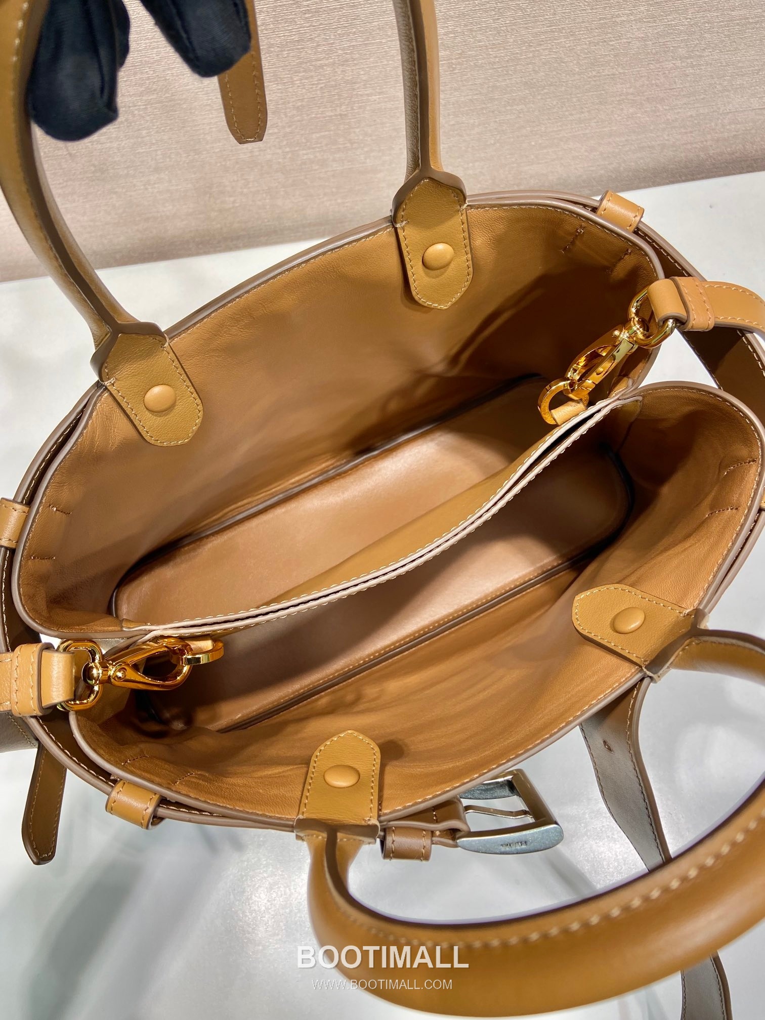 Prada Calfskin Leather Tote Bag with Drawstring Detail and Adjustable Strap 프라다 카프스킨 가죽 드로스트링 스트랩 토트백 1BA434 32cm 8