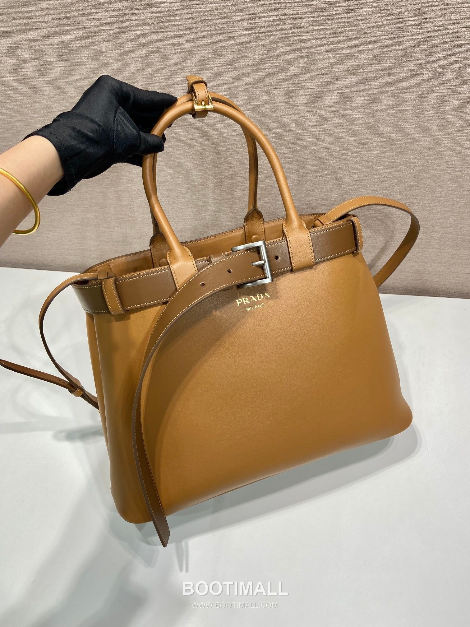 Prada Calfskin Leather Tote Bag with Drawstring Detail and Adjustable Strap 프라다 카프스킨 가죽 드로스트링 스트랩 토트백 1BA416 37.5cm 3