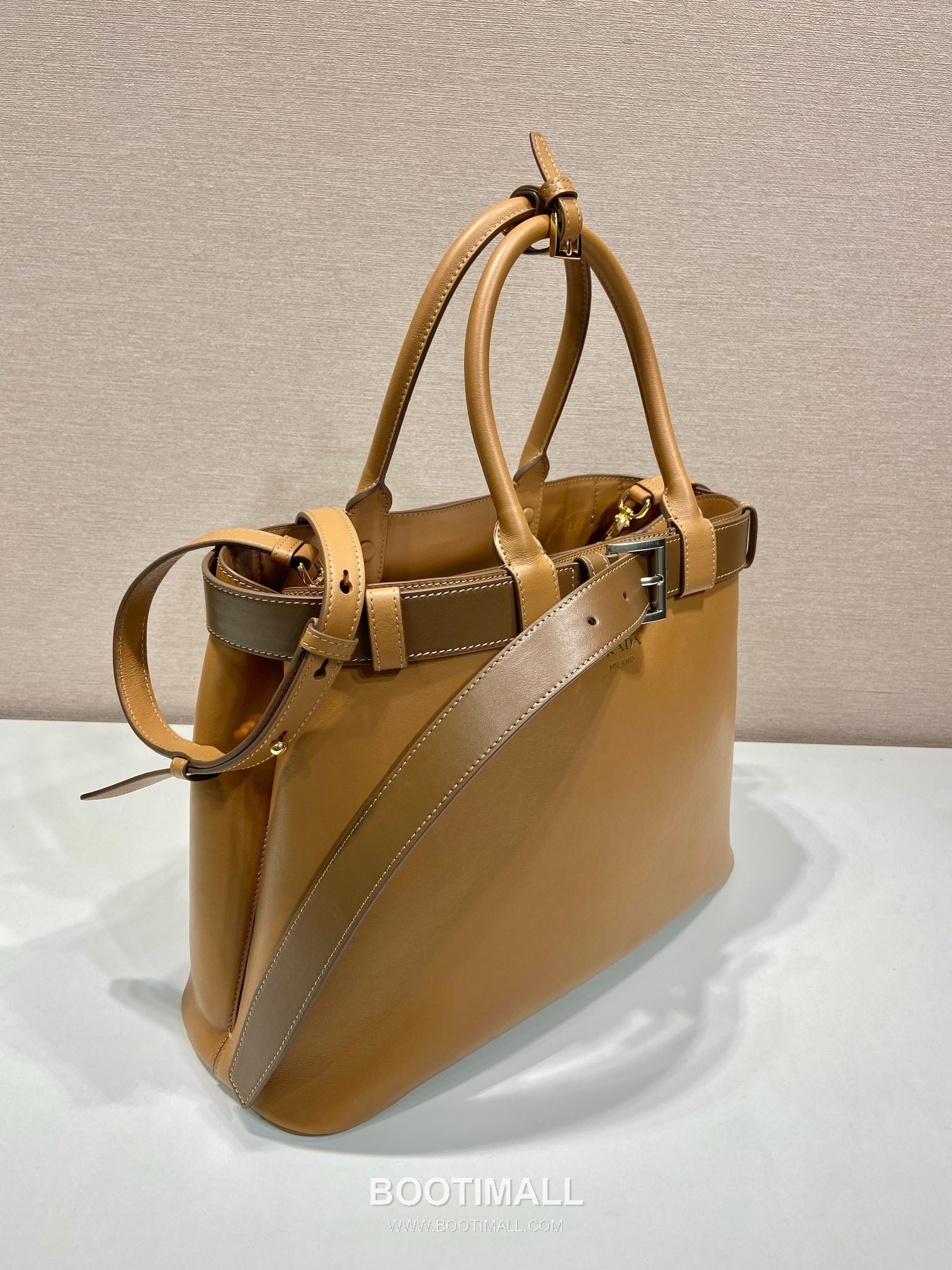 Prada Calfskin Leather Tote Bag with Drawstring Detail and Adjustable Strap 프라다 카프스킨 가죽 드로스트링 스트랩 토트백 1BA416 37.5cm 4