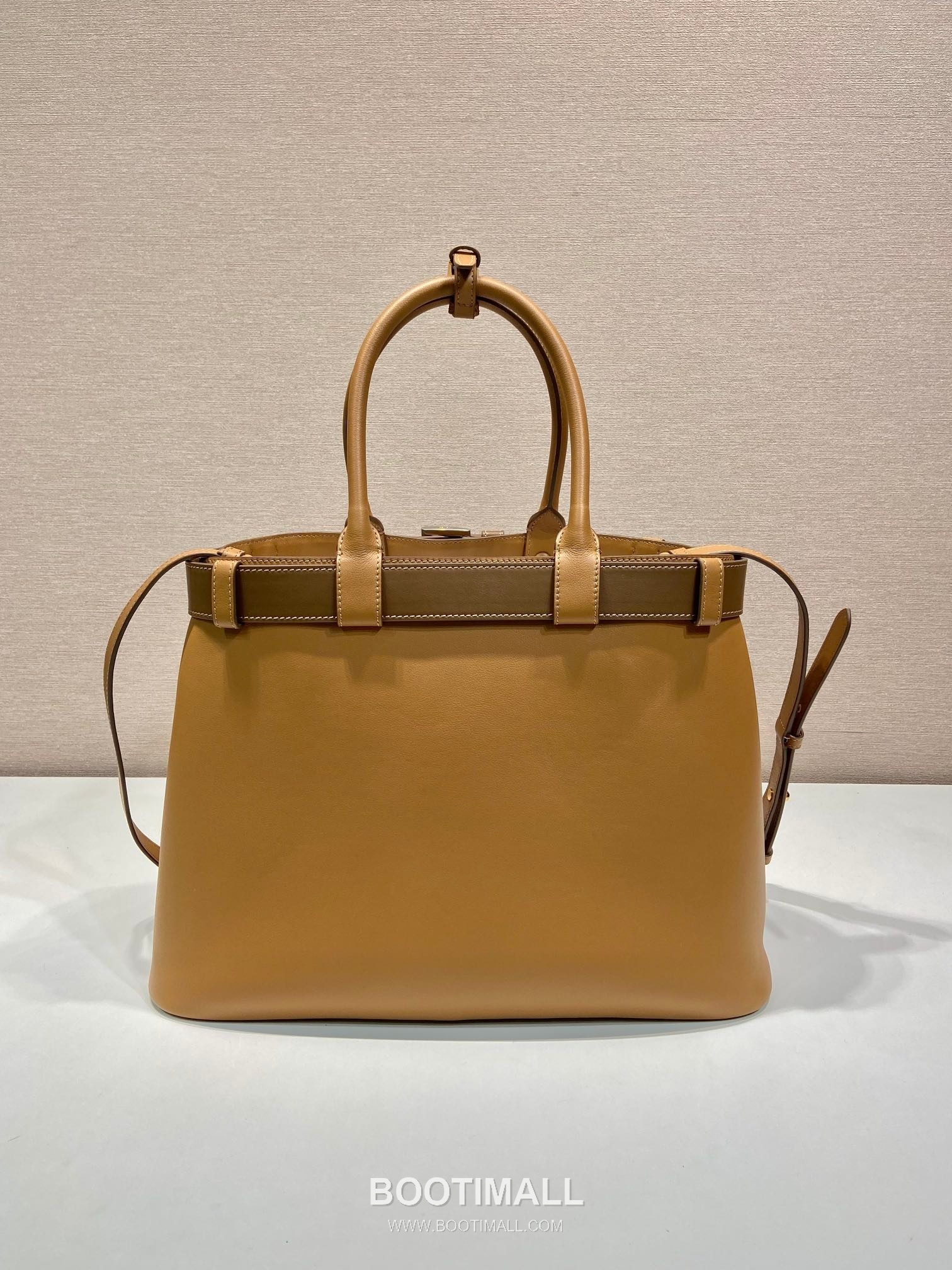 Prada Calfskin Leather Tote Bag with Drawstring Detail and Adjustable Strap 프라다 카프스킨 가죽 드로스트링 스트랩 토트백 1BA416 37.5cm 5