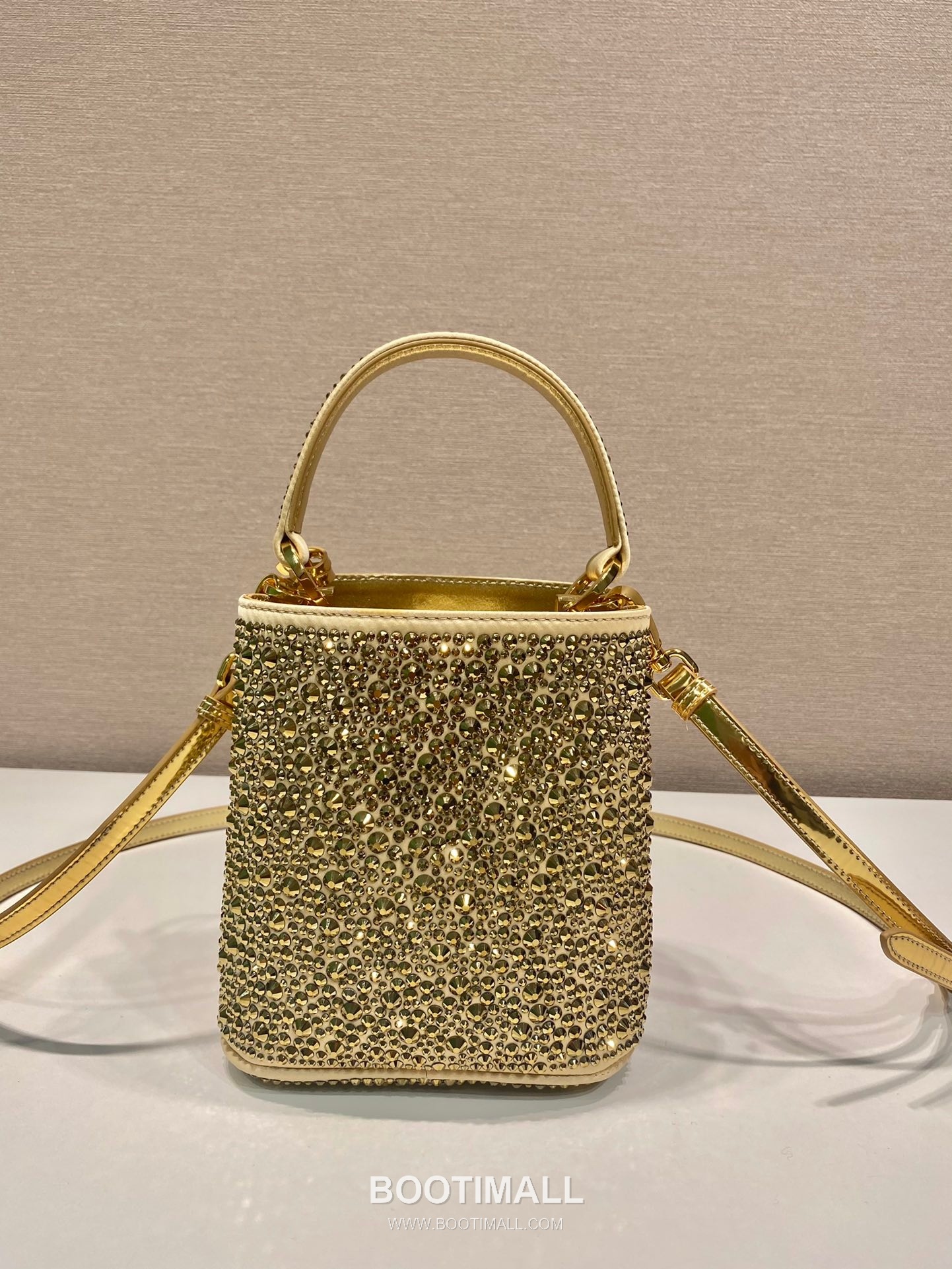 Prada Crystal Panier Bucket Bag with Adjustable Strap and Top Handle 프라다 크리스탈 파니에 스트랩 버킷백 1BA373 15cm 5