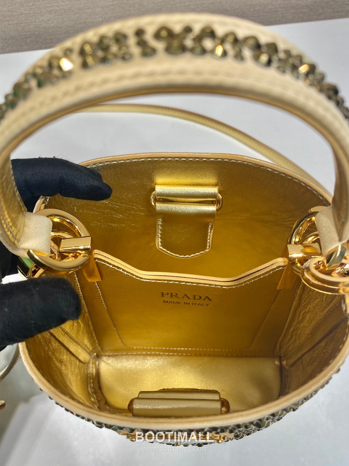 Prada Crystal Panier Bucket Bag with Adjustable Strap and Top Handle 프라다 크리스탈 파니에 스트랩 버킷백 1BA373 15cm 9