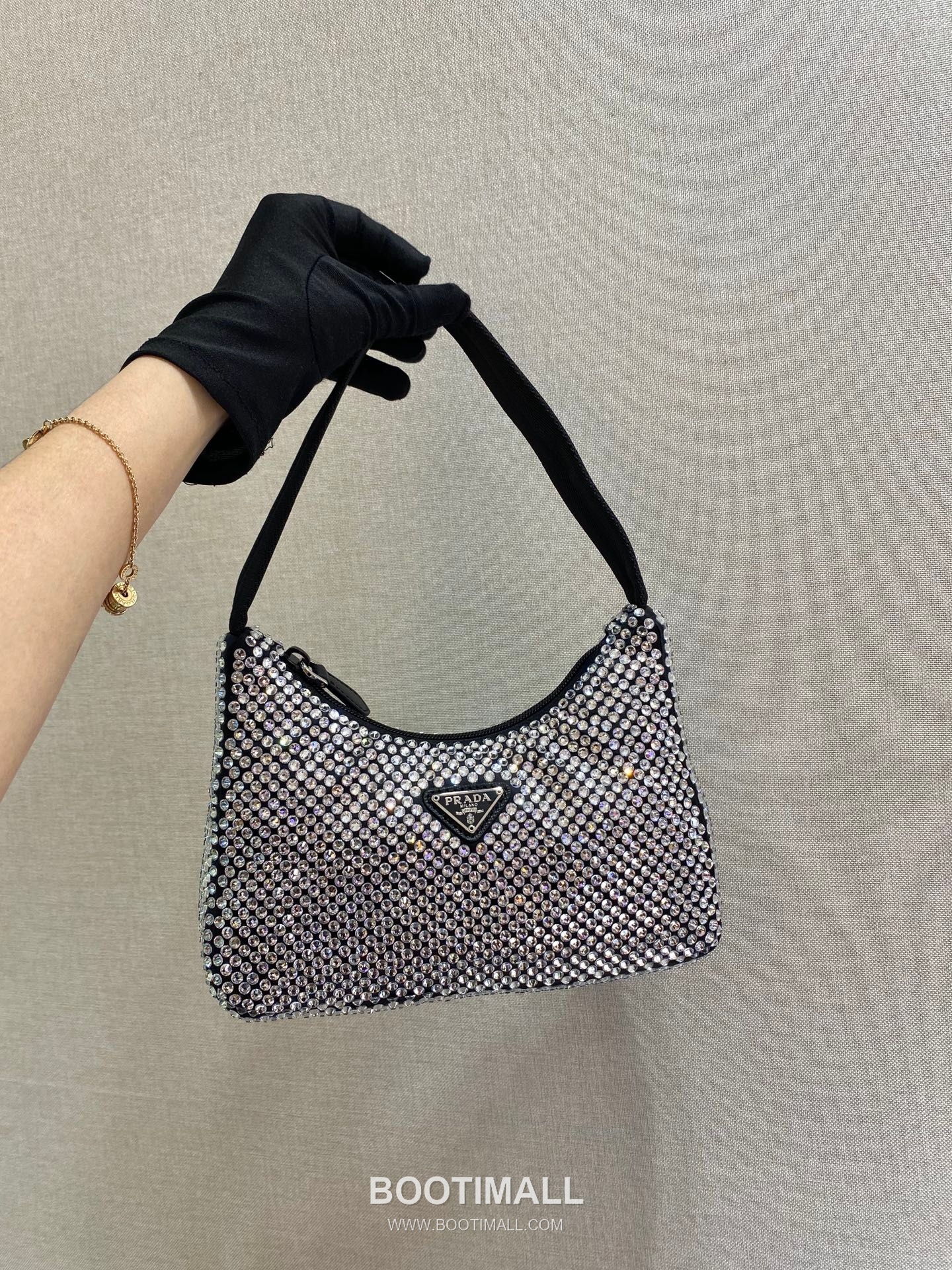 Prada Crystal Mesh Hobo Bag with Zip Closure and Strap Detail 프라다 크리스탈 메쉬 지퍼 스트랩 호보백 1NE515 23cm 1