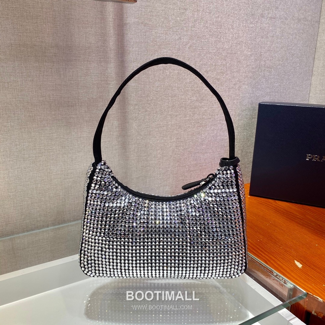 Prada Crystal Mesh Hobo Bag with Zip Closure and Strap Detail 프라다 크리스탈 메쉬 지퍼 스트랩 호보백 1NE515 23cm 4