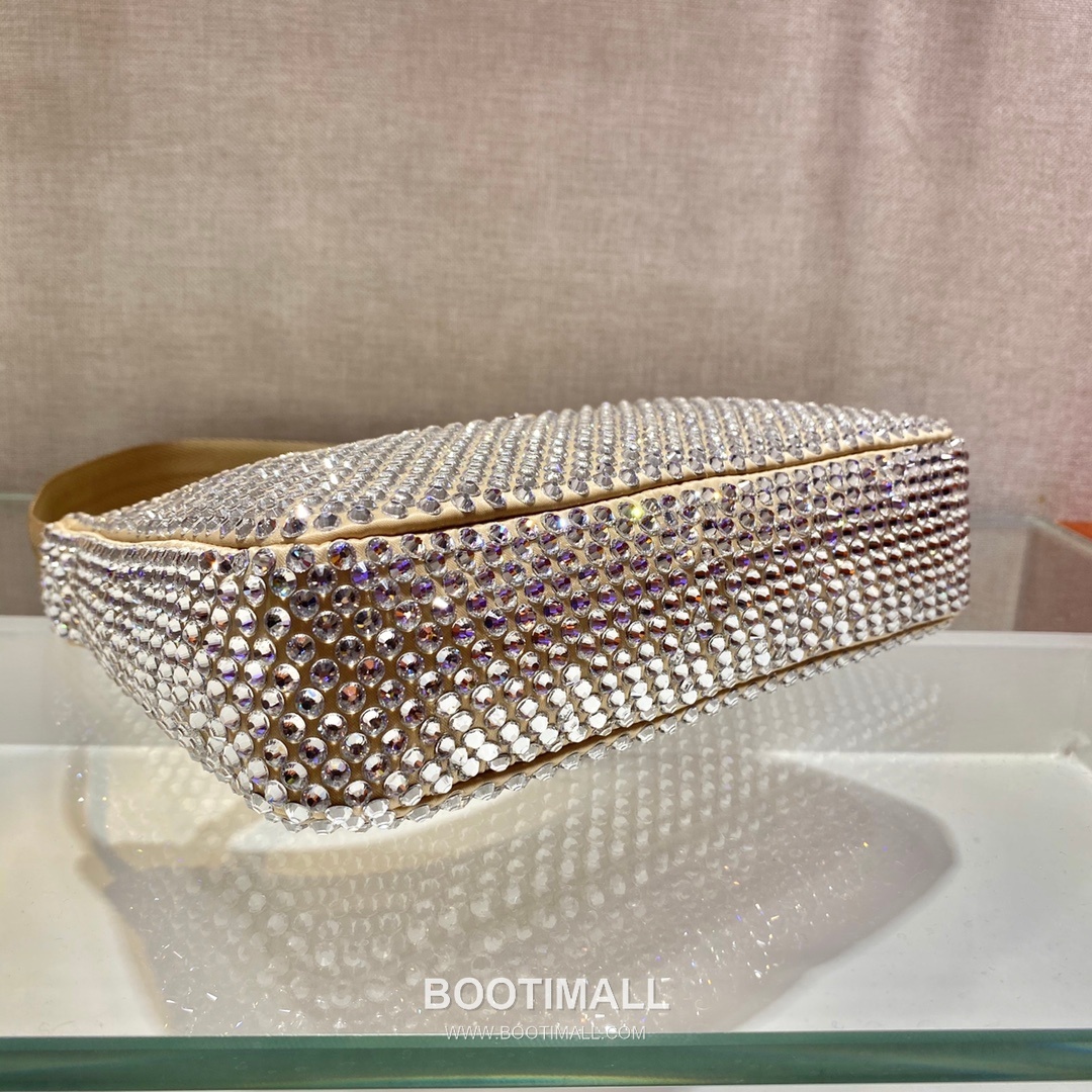 Prada Crystal Mesh Hobo Bag with Zip Closure and Strap Detail 프라다 크리스탈 메쉬 지퍼 스트랩 호보백 1NE515 23cm 6