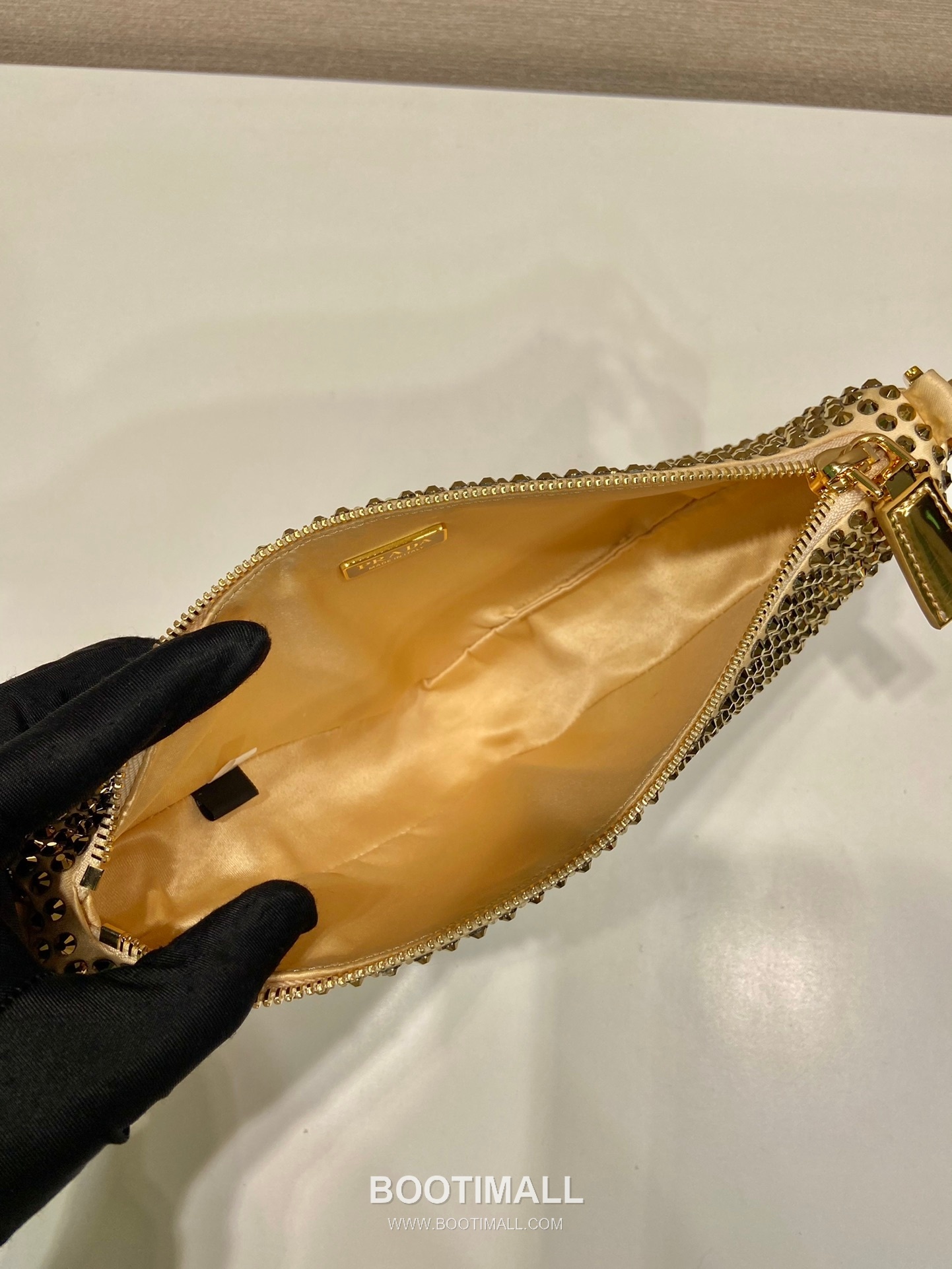 Prada Crystal Triangle Shoulder Bag with Leather Handle and Chain Strap 프라다 크리스탈 트라이앵글 레더 핸들 체인 스트랩 숄더백 1BC190 26cm 8