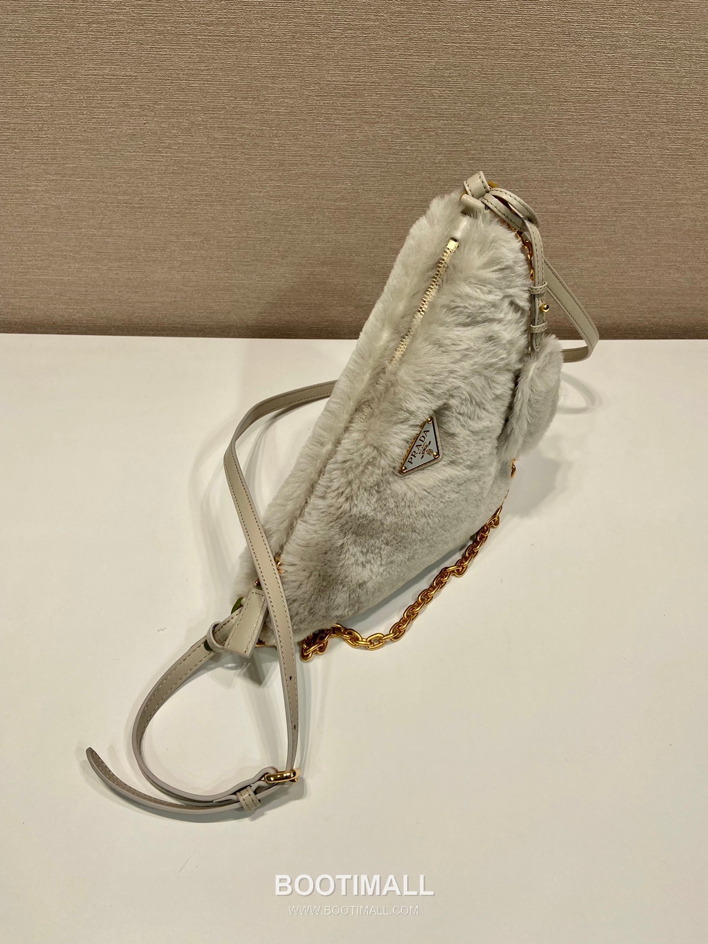 Prada Goat Fur Triangle Hobo Bag with Chain Strap and Fur Handle 프라다 고트 퍼 트라이앵글 체인 스트랩 퍼 호보백 1NQ044 28cm 3