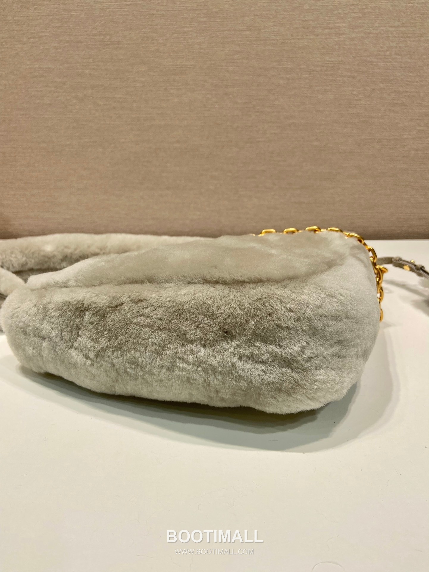 Prada Goat Fur Triangle Hobo Bag with Chain Strap and Fur Handle 프라다 고트 퍼 트라이앵글 체인 스트랩 퍼 호보백 1NQ044 28cm 5