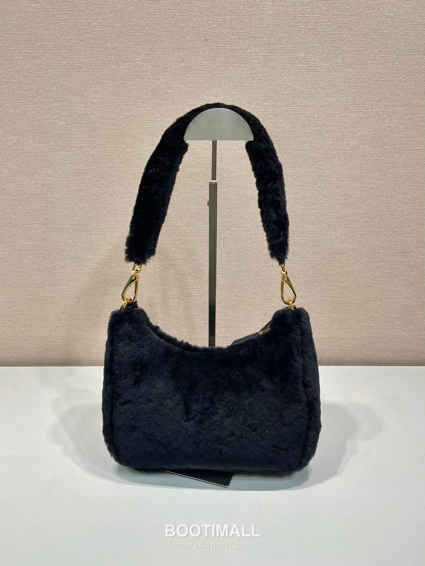 Prada Goat Fur Hobo Bag with Chain Strap and Fur Handle 프라다 고트 퍼 체인 스트랩 퍼 호보백 1BC204 23cm 3