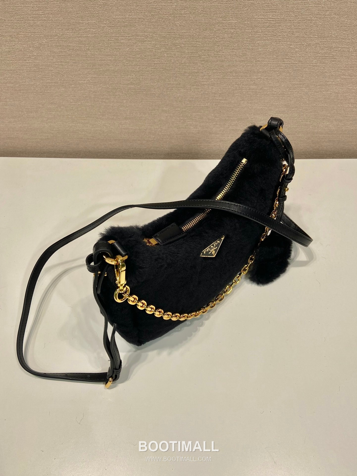 Prada Goat Fur Hobo Bag with Chain Strap and Fur Handle 프라다 고트 퍼 체인 스트랩 퍼 호보백 1BC204 23cm 4