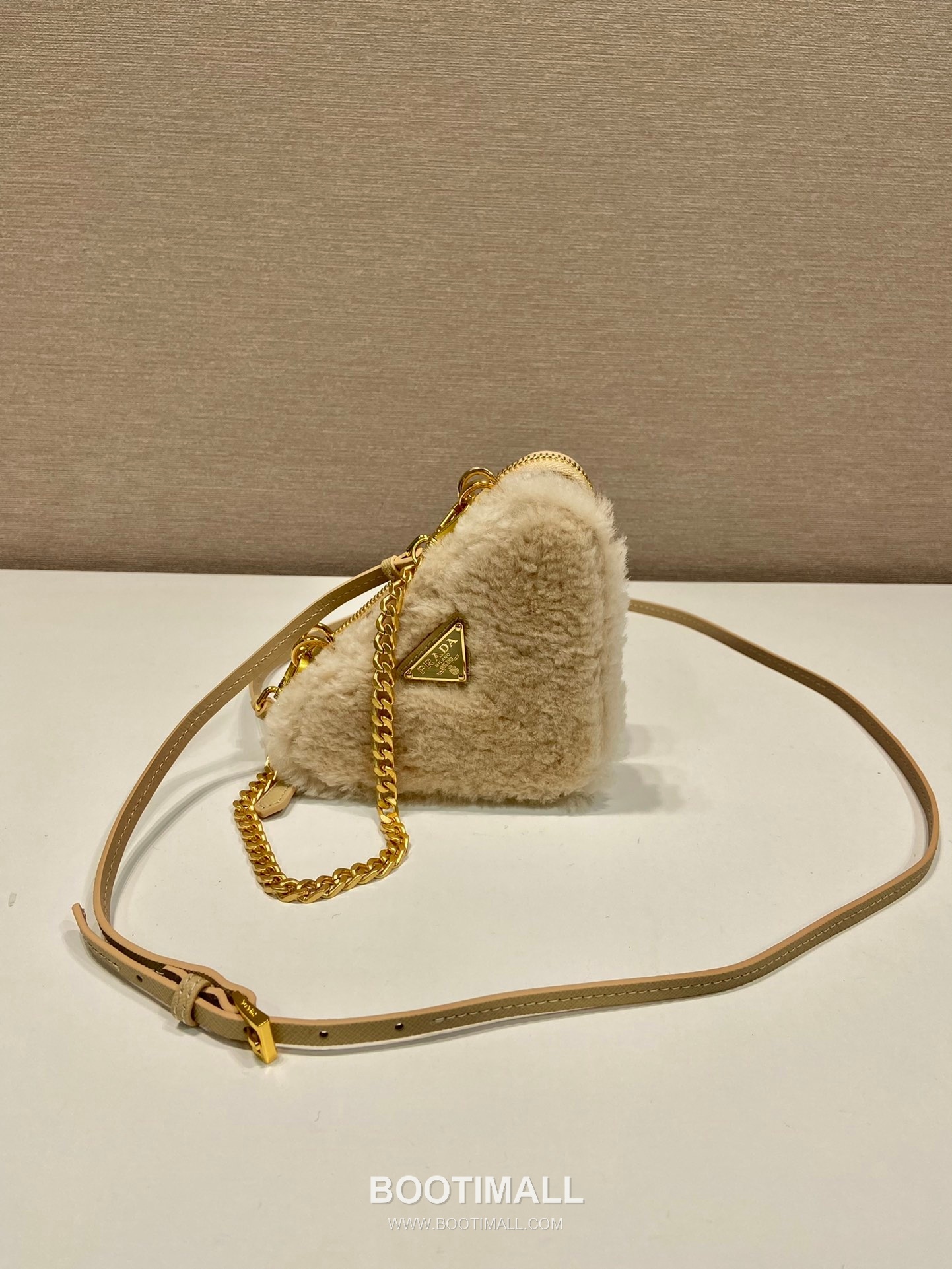 Prada Goat Fur Twin Triangle Bag with Detachable Dual Design and Strap 프라다 고트 퍼 트윈 트라이앵글 분리형 스트랩 미니백 1NR015 15cm 2