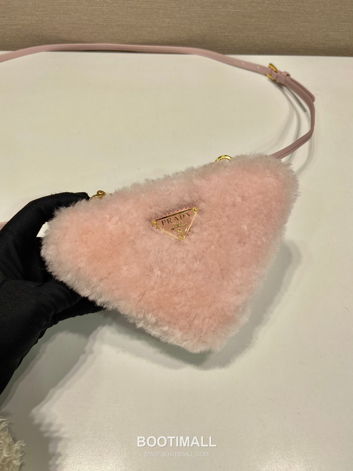 Prada Goat Fur Twin Triangle Bag with Detachable Dual Design and Strap 프라다 고트 퍼 트윈 트라이앵글 분리형 스트랩 미니백 1NR015 15cm 4