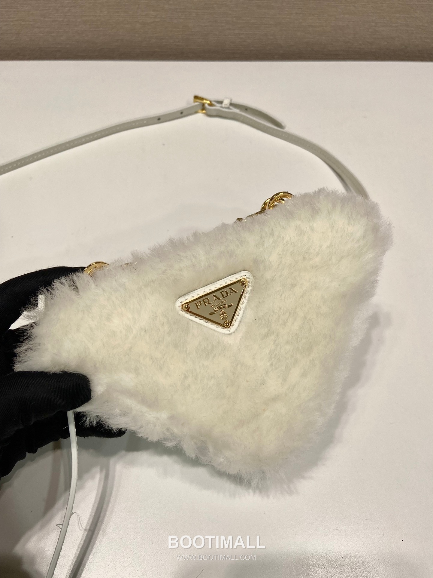 Prada Goat Fur Twin Triangle Bag with Detachable Dual Design and Strap 프라다 고트 퍼 트윈 트라이앵글 분리형 스트랩 미니백 1NR015 15cm 5