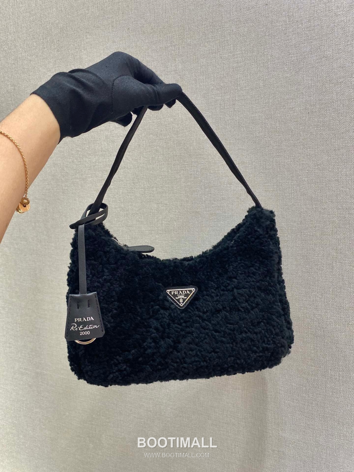 Prada Goat Fur Hobo Bag with Soft Texture and Zip Detail 프라다 고트 퍼 소프트 텍스처 지퍼 호보백 NE515 23cm 1