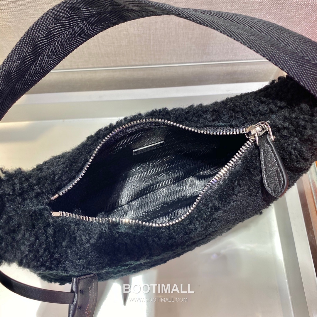 Prada Goat Fur Hobo Bag with Soft Texture and Zip Detail 프라다 고트 퍼 소프트 텍스처 지퍼 호보백 NE515 23cm 8