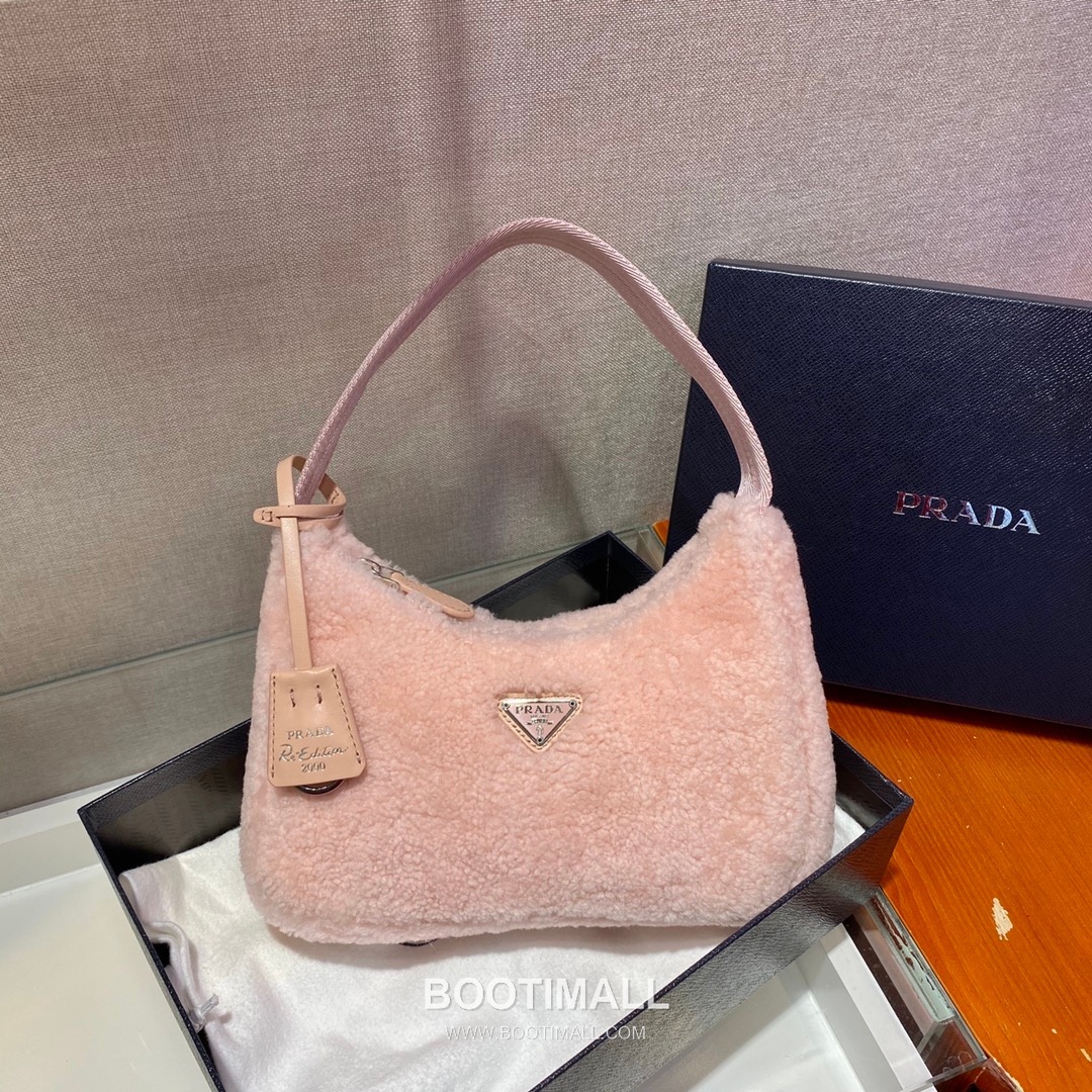 Prada Goat Fur Hobo Bag with Soft Texture and Zip Detail 프라다 고트 퍼 소프트 텍스처 지퍼 호보백 NE515 23cm 3
