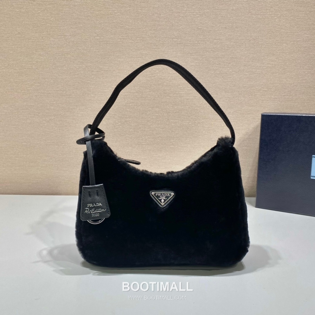 Prada Goat Fur Hobo Bag with Soft Texture and Zip Detail 프라다 고트 퍼 소프트 텍스처 지퍼 호보백 NE515 23cm 2