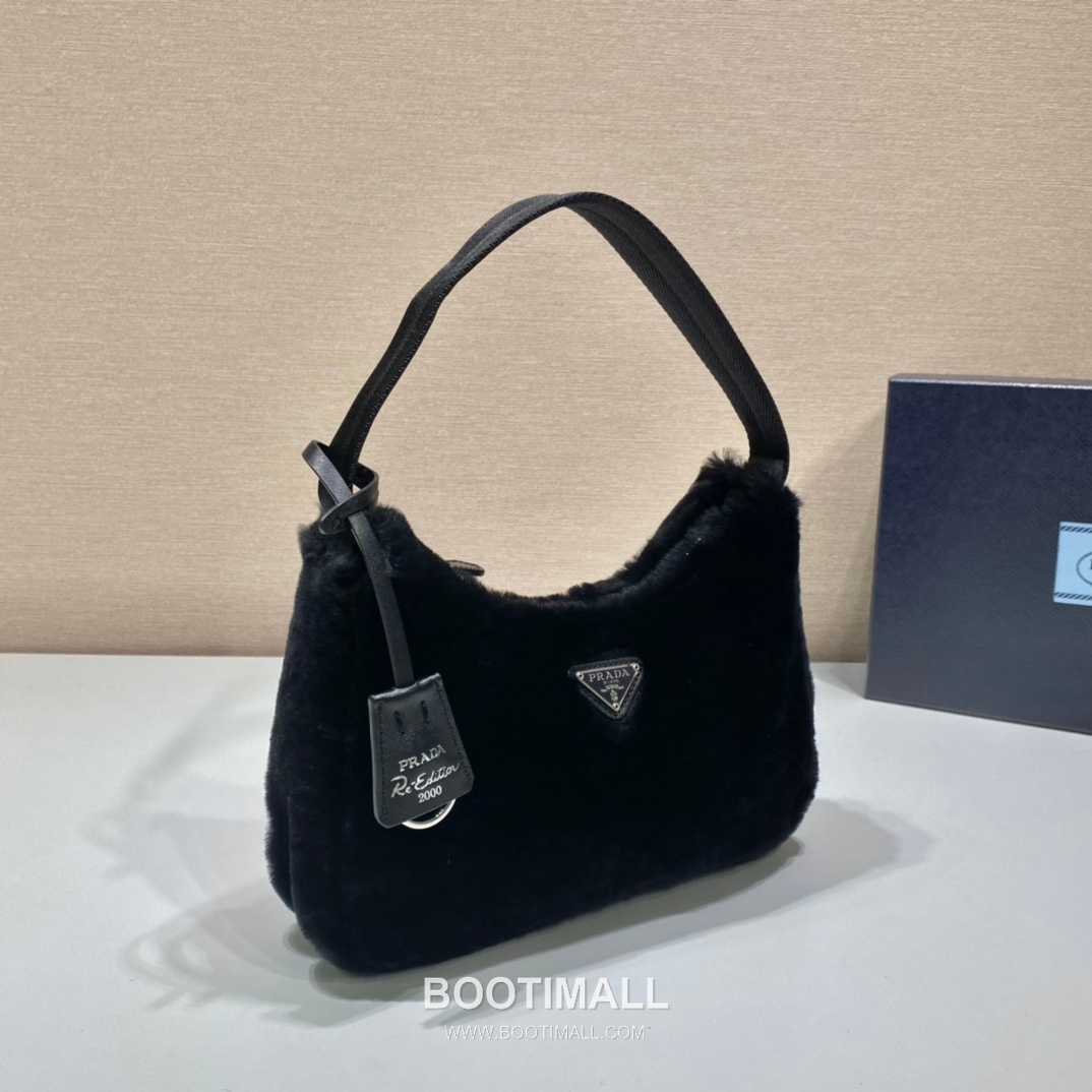 Prada Goat Fur Hobo Bag with Soft Texture and Zip Detail 프라다 고트 퍼 소프트 텍스처 지퍼 호보백 NE515 23cm 3