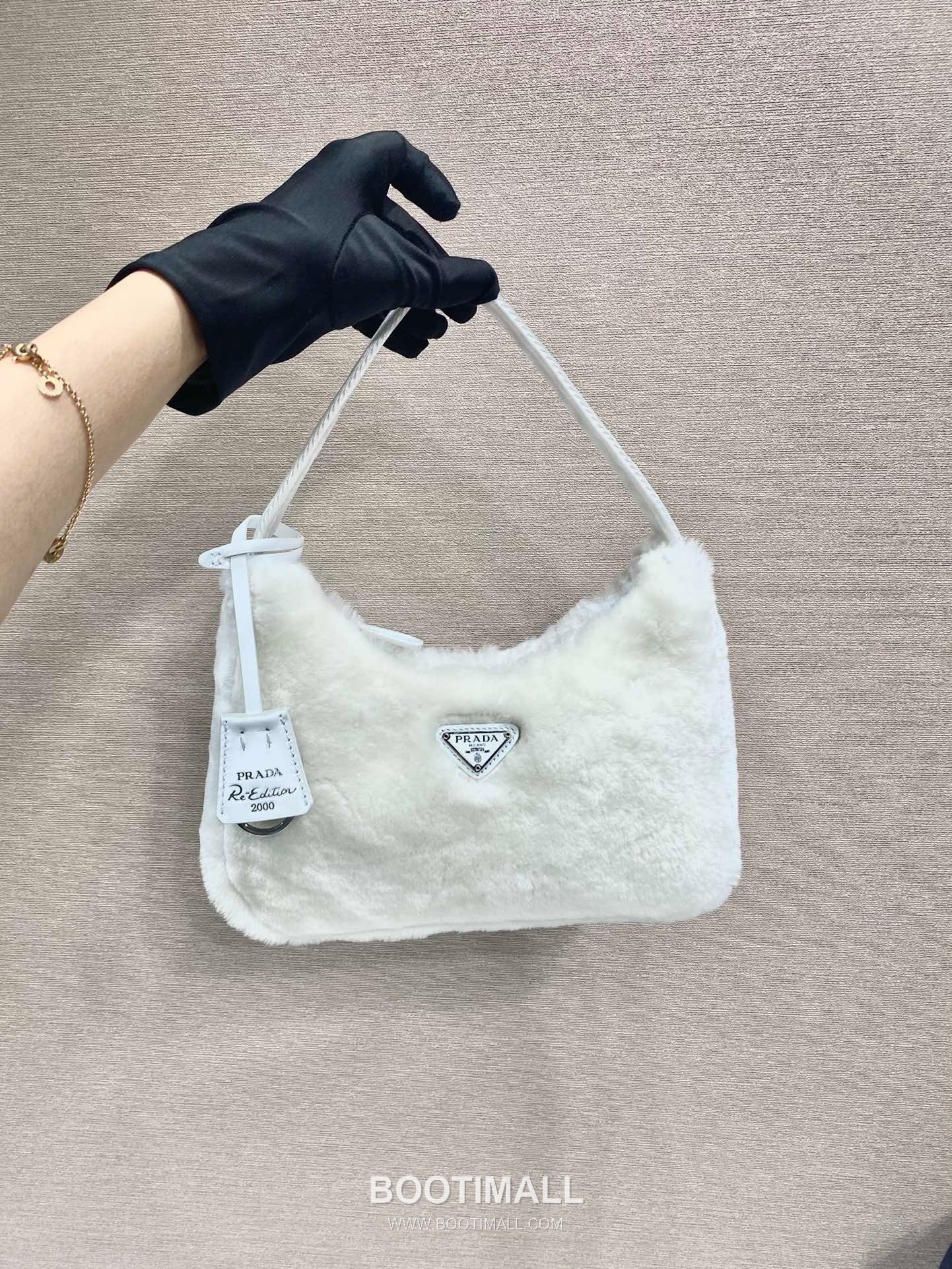Prada Goat Fur Hobo Bag with Soft Texture and Zip Detail 프라다 고트 퍼 소프트 텍스처 지퍼 호보백 NE515 23cm 1
