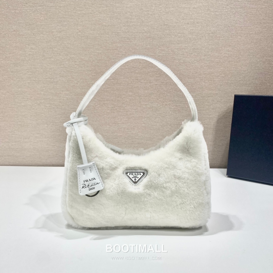 Prada Goat Fur Hobo Bag with Soft Texture and Zip Detail 프라다 고트 퍼 소프트 텍스처 지퍼 호보백 NE515 23cm 2