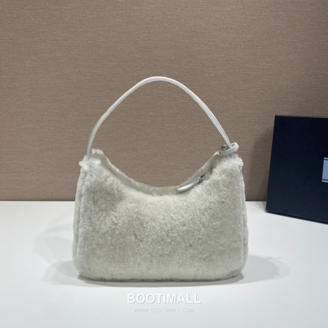 Prada Goat Fur Hobo Bag with Soft Texture and Zip Detail 프라다 고트 퍼 소프트 텍스처 지퍼 호보백 NE515 23cm 5
