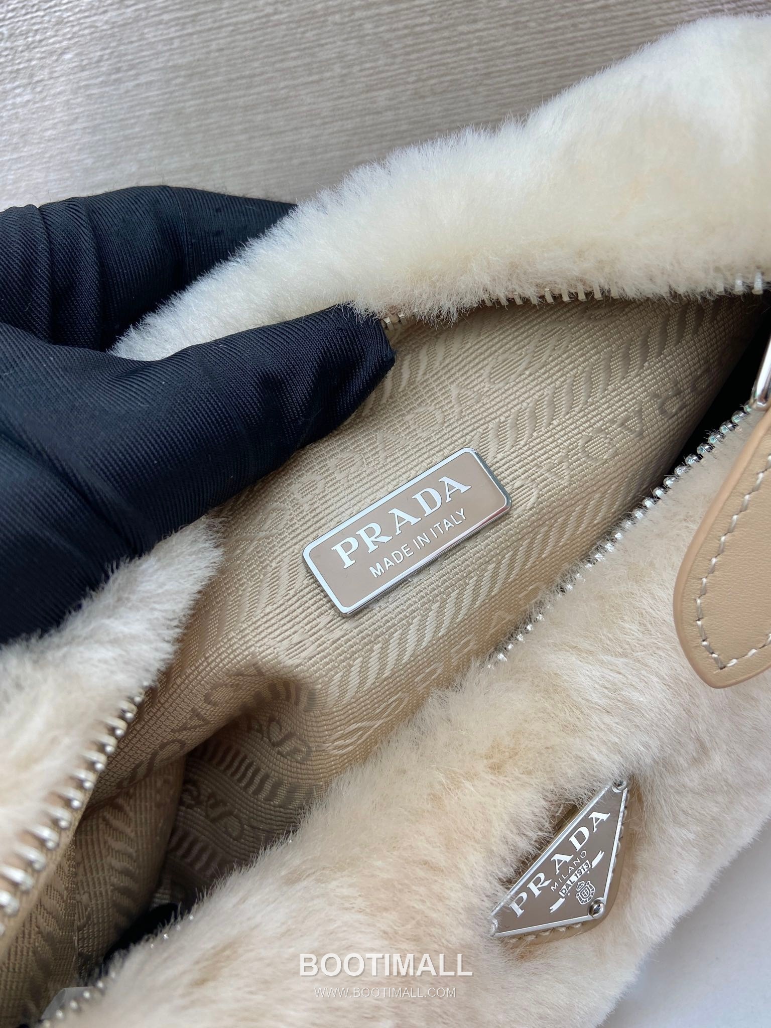 Prada Goat Fur Hobo Bag with Soft Texture and Zip Detail 프라다 고트 퍼 소프트 텍스처 지퍼 호보백 NE515 23cm 9