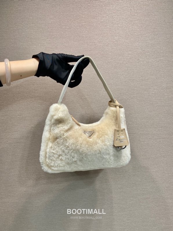 Prada Goat Fur Hobo Bag with Soft Texture and Zip Detail 프라다 고트 퍼 소프트 텍스처 지퍼 호보백 NE515 23cm 12
