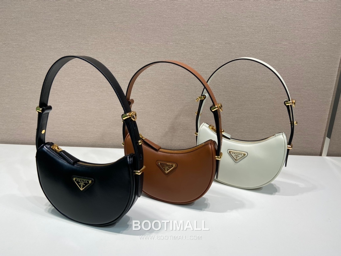 Prada Calfskin Leather Moon Shoulder Bag with Dual Strap and Curved Design 프라다 카프스킨 가죽 듀얼 스트랩 문 숄더백 1BC199 18cm 11