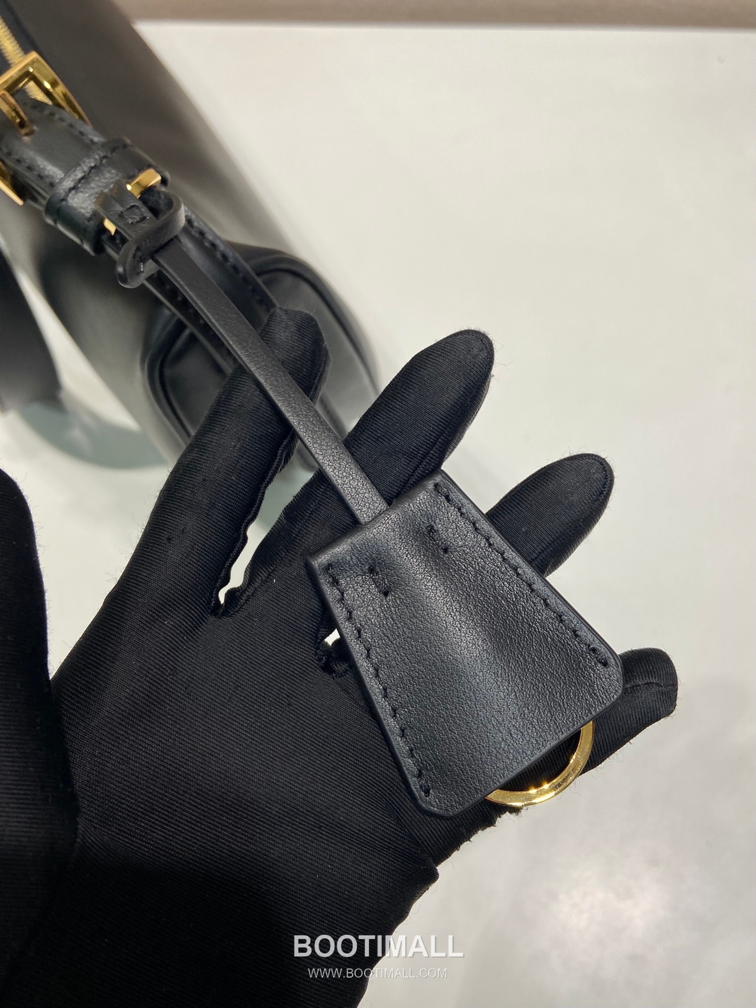 Prada Calfskin Leather Crescent Hobo Bag with Adjustable Strap and Curved Design 프라다 카프스킨 가죽 크레센트 스트랩 호보백 1BC255 42cm 9