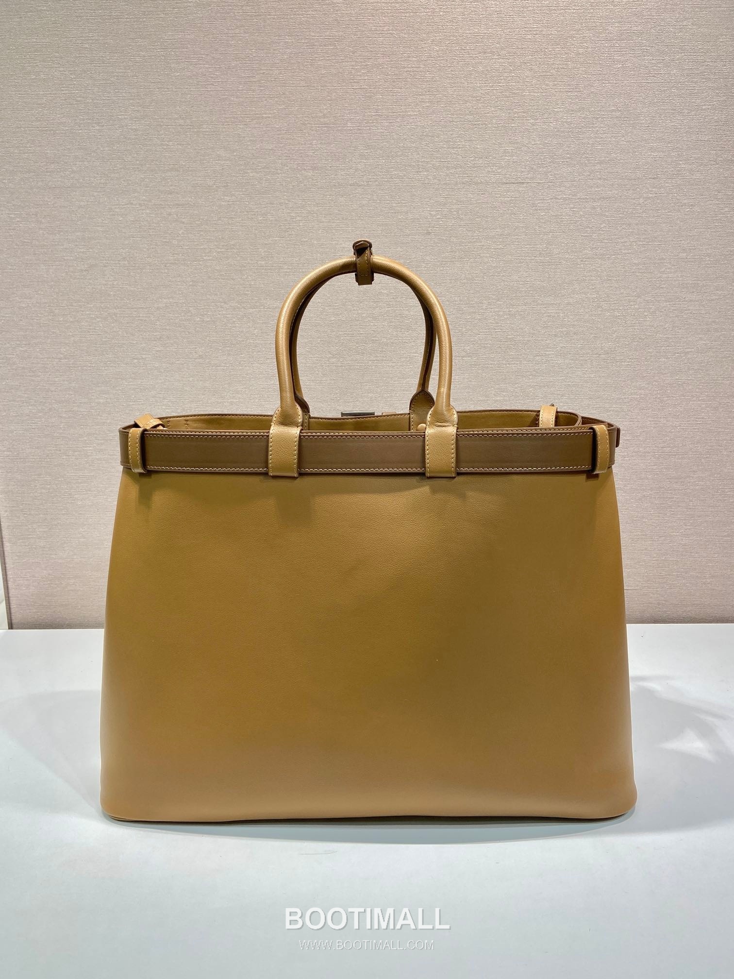 Prada Calfskin Leather Extra Large Tote Bag with Triple Compartment and Adjustable Strap 프라다 카프스킨 가죽 트리플 컴파트먼트 스트랩 토트백 1BG126 48cm 5