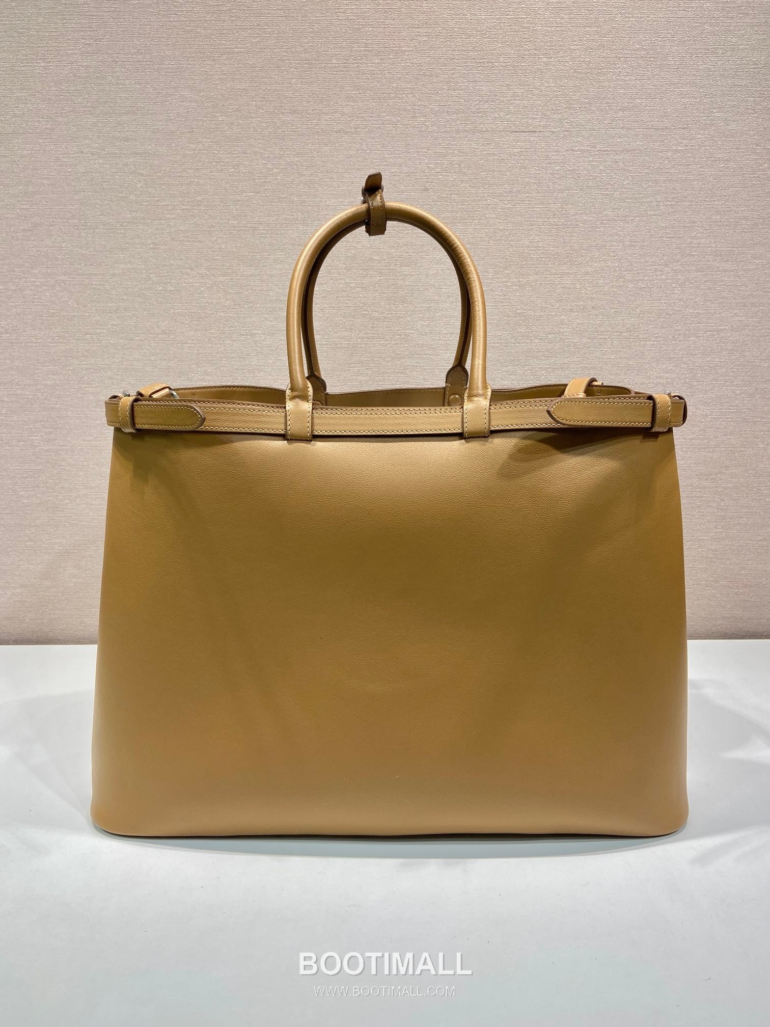 Prada Calfskin Leather Extra Large Tote Bag with Triple Compartment and Adjustable Strap 프라다 카프스킨 가죽 트리플 컴파트먼트 스트랩 토트백 1BG126 48cm 4
