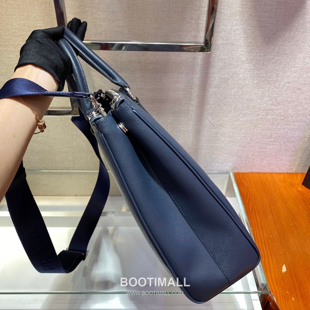 Prada Calfskin Leather Tote Bag with Zip Compartments and Nylon Strap 프라다 카프스킨 가죽 지퍼 컴파트먼트 나일론 스트랩 토트백 2VG061 39cm 5