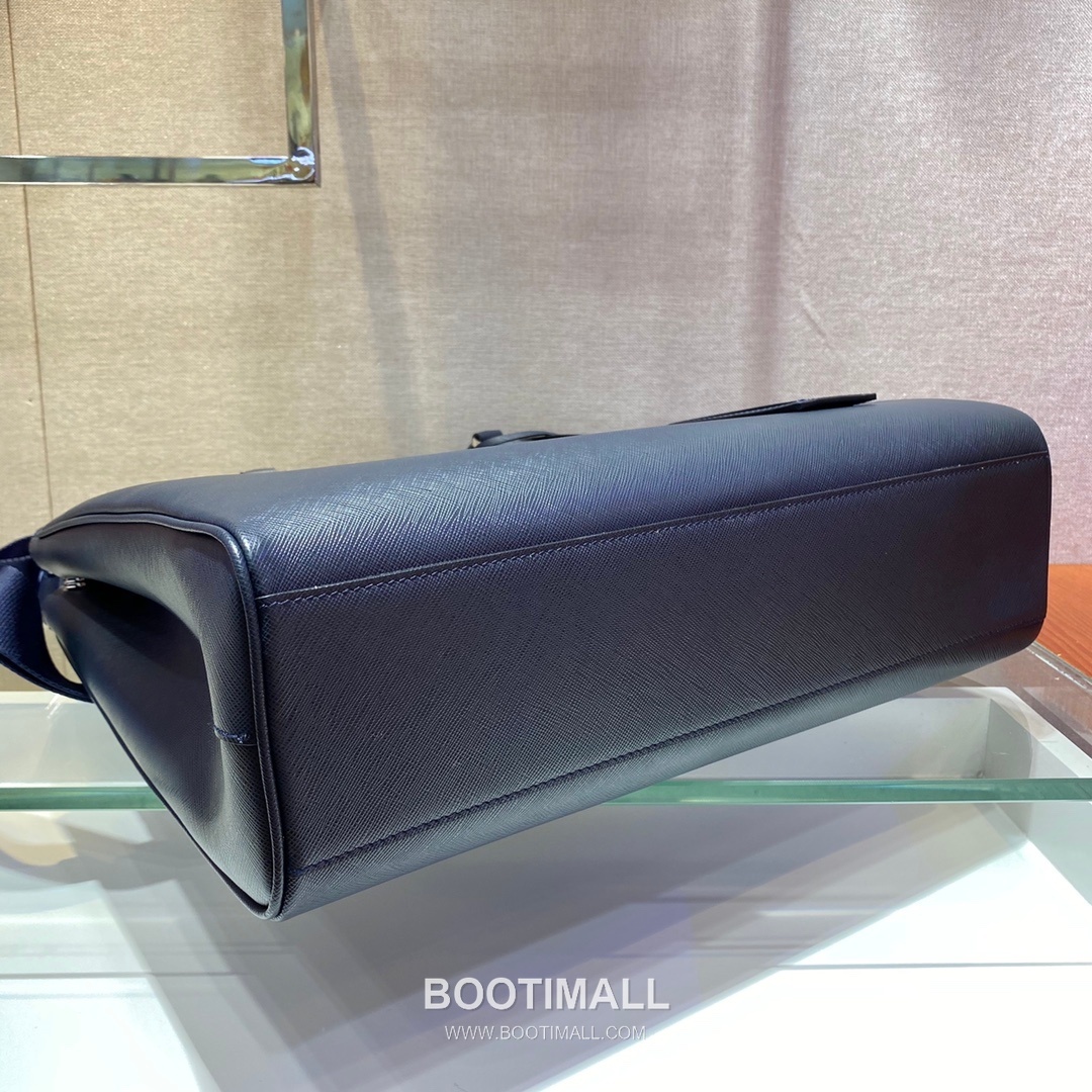 Prada Calfskin Leather Tote Bag with Zip Compartments and Nylon Strap 프라다 카프스킨 가죽 지퍼 컴파트먼트 나일론 스트랩 토트백 2VG061 39cm 6