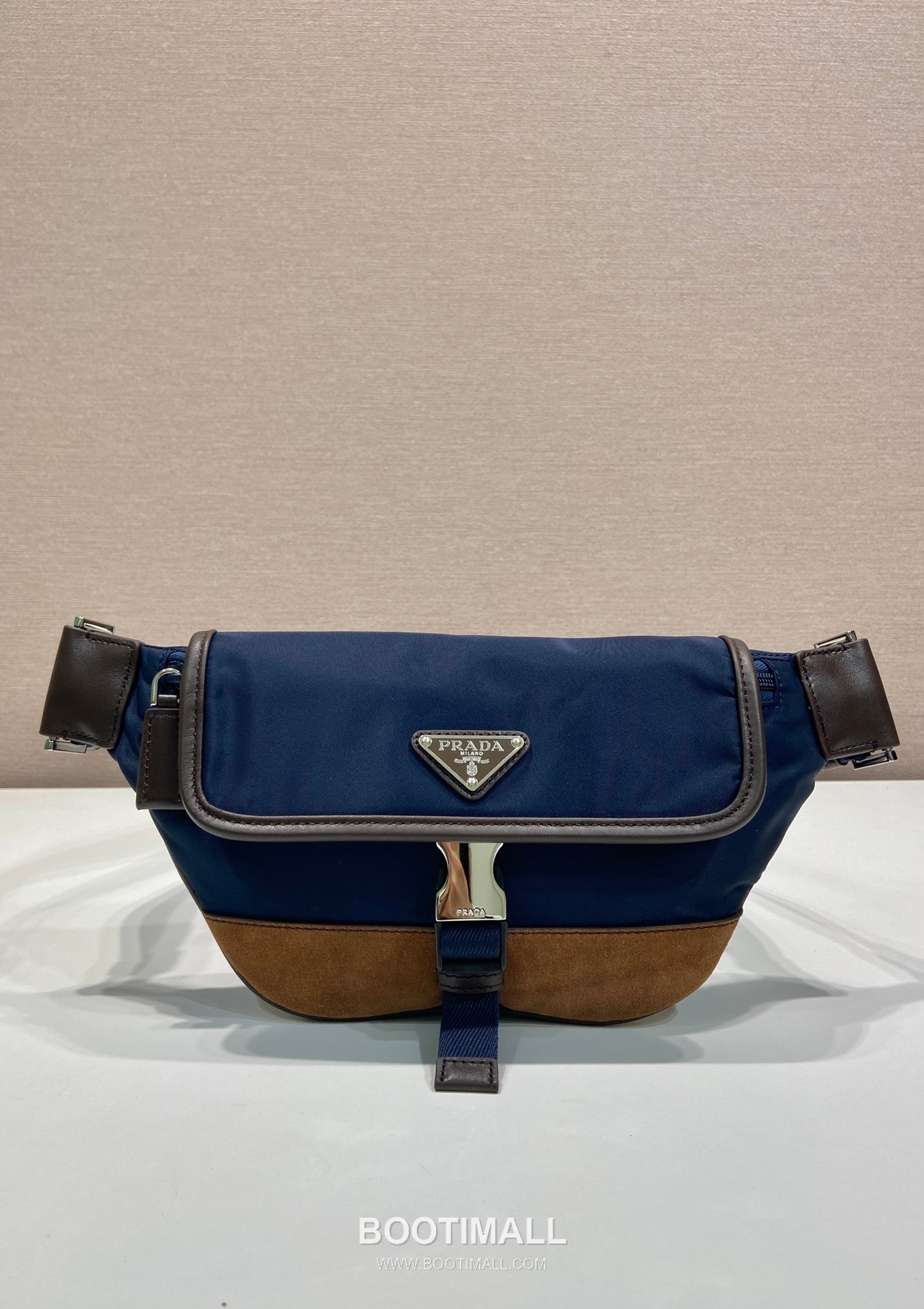 Prada Nylon Belt Bag with Leather Trim and Buckle Detail 프라다 나일론 가죽 트림 버클 디테일 벨트백 2VH176 18cm 1