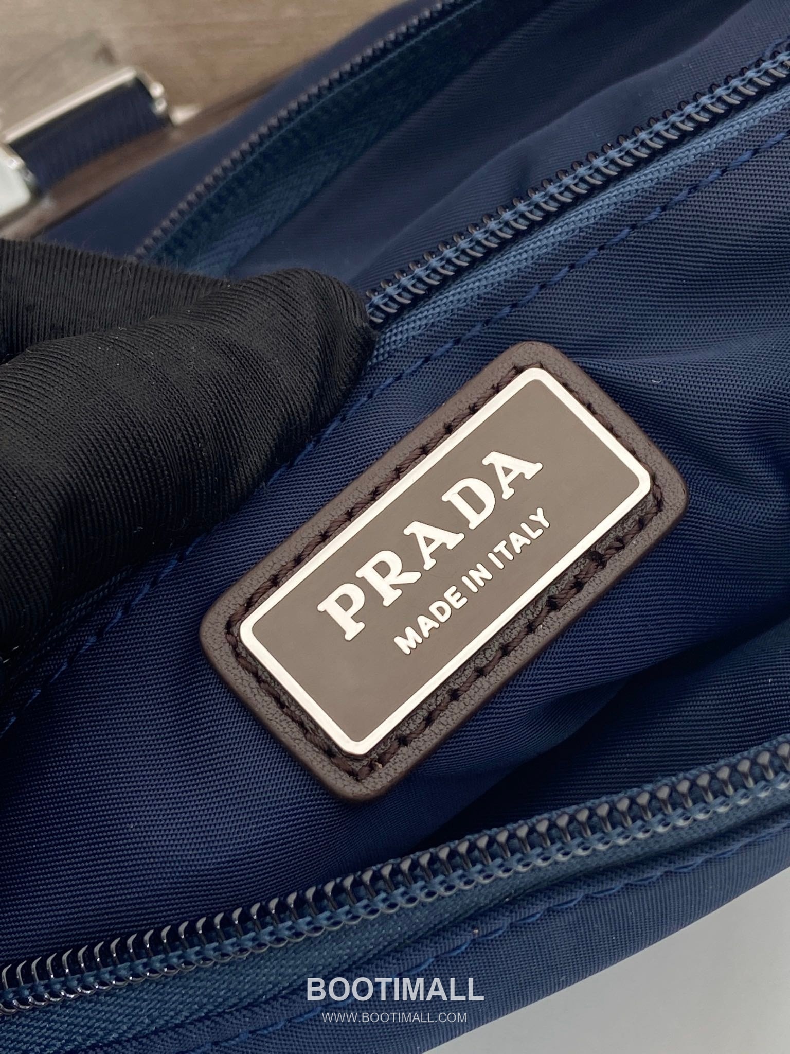Prada Nylon Belt Bag with Leather Trim and Buckle Detail 프라다 나일론 가죽 트림 버클 디테일 벨트백 2VH176 18cm 9