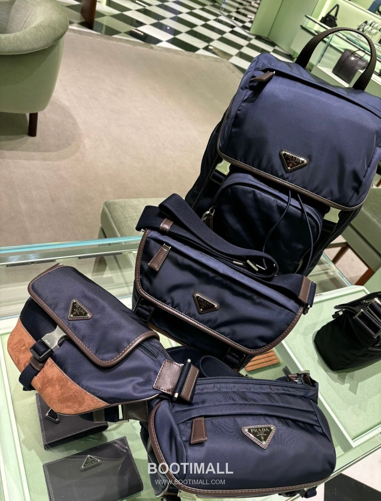 Prada Nylon Belt Bag with Leather Trim and Buckle Detail 프라다 나일론 가죽 트림 버클 디테일 벨트백 2VH176 18cm 11