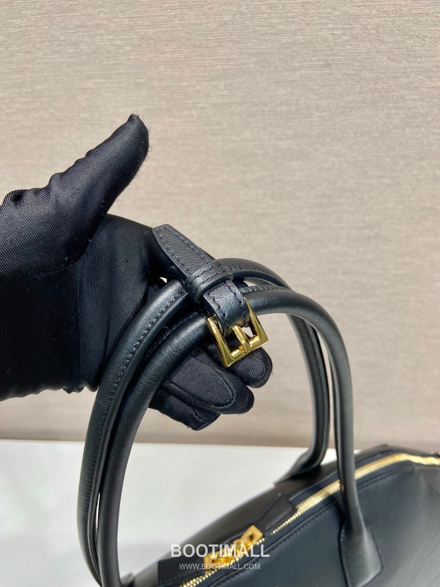 Prada Calfskin Leather Shoulder Tote Bag with Triple Inner Pocket and Metal Logo 프라다 카프스킨 가죽 트리플 포켓 메탈 로고 숄더 토트백 1BG506 48cm 7