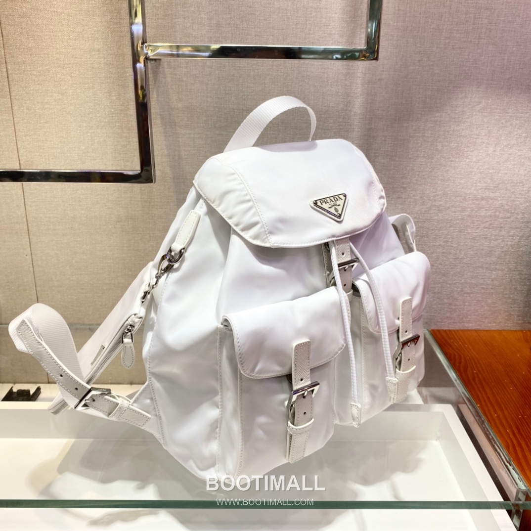 Prada Nylon Backpack with Saffiano Leather Trim and Detachable Pouch 프라다 나일론 사피아노 트림 탈부착 파우치 백팩 1BZ811 30cm 2